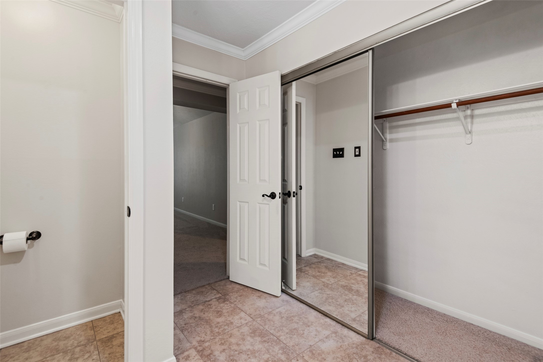 107 S Spiral Vine Circle, The Woodlands, TX 77381