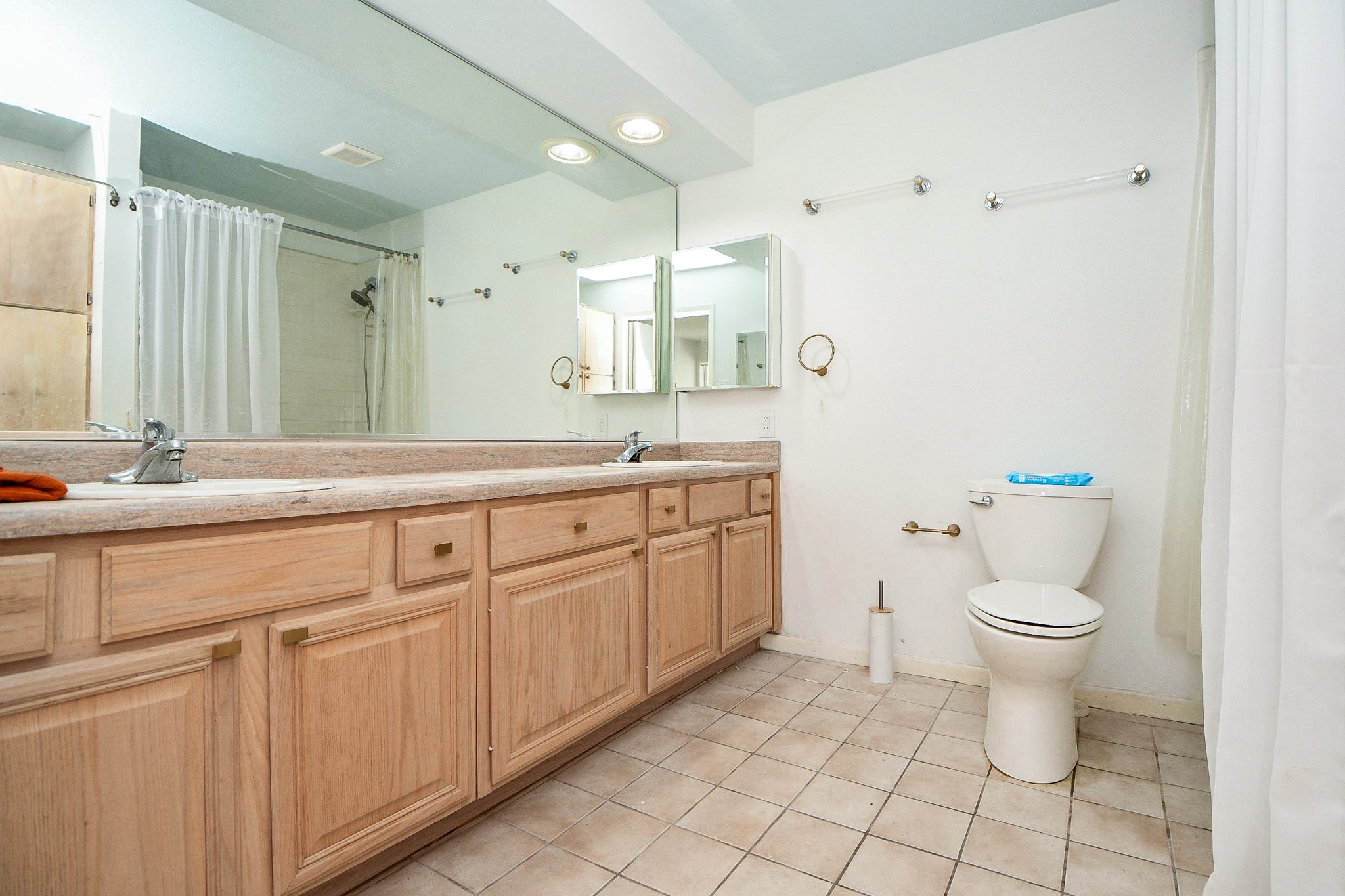 Master bathroom.