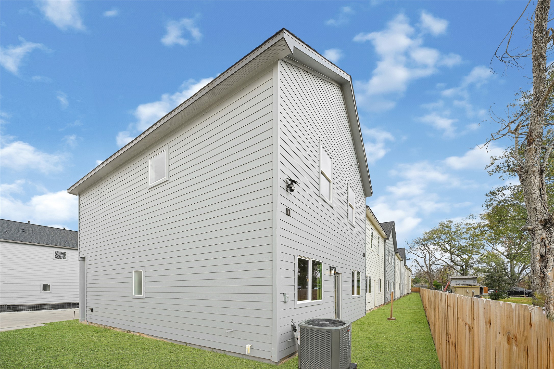 708 Savonna, Houston, TX 77076