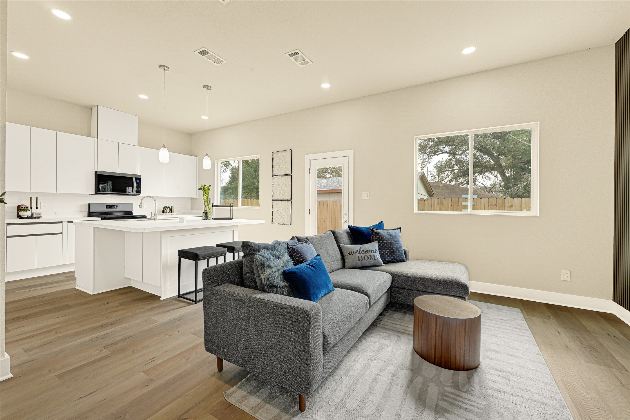 708 Savonna, Houston, TX 77076