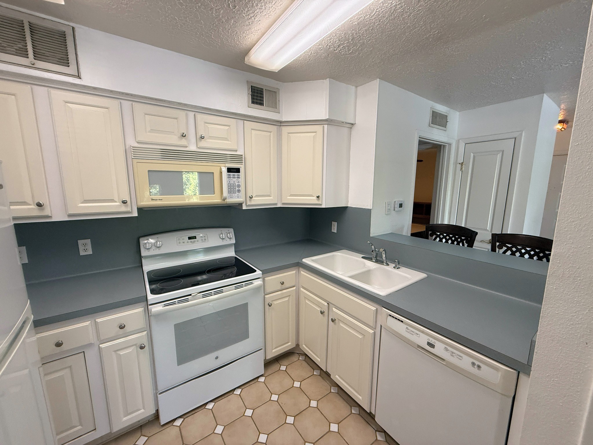 2021 Spenwick Drive, #224, Houston, TX 77055 2021 Spenwick Drive, #224, Houston, TX 77055