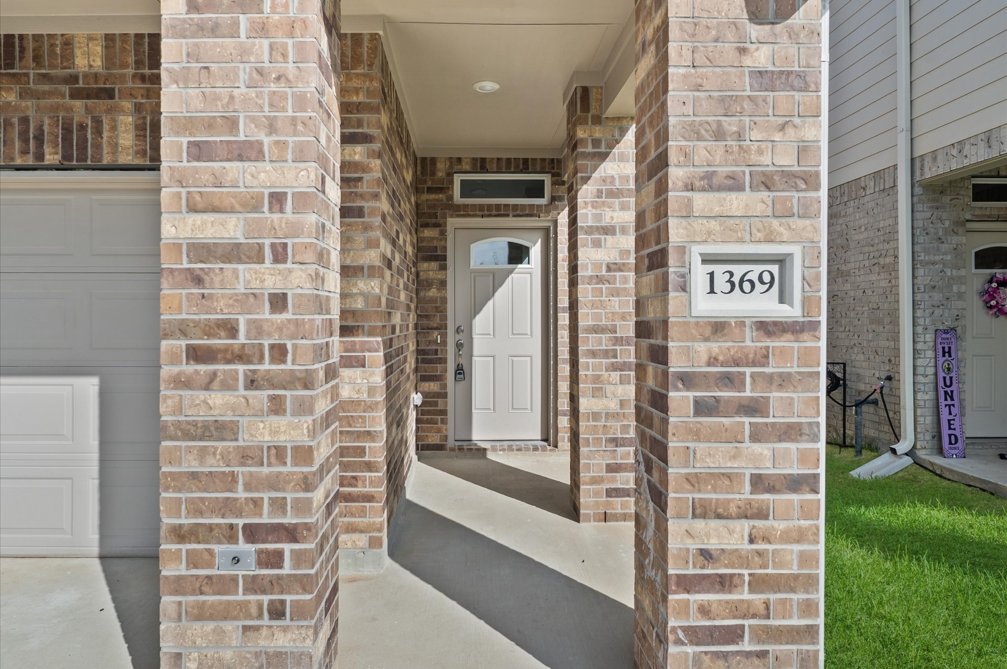1369 Mixander Way, La Porte, TX 77571
