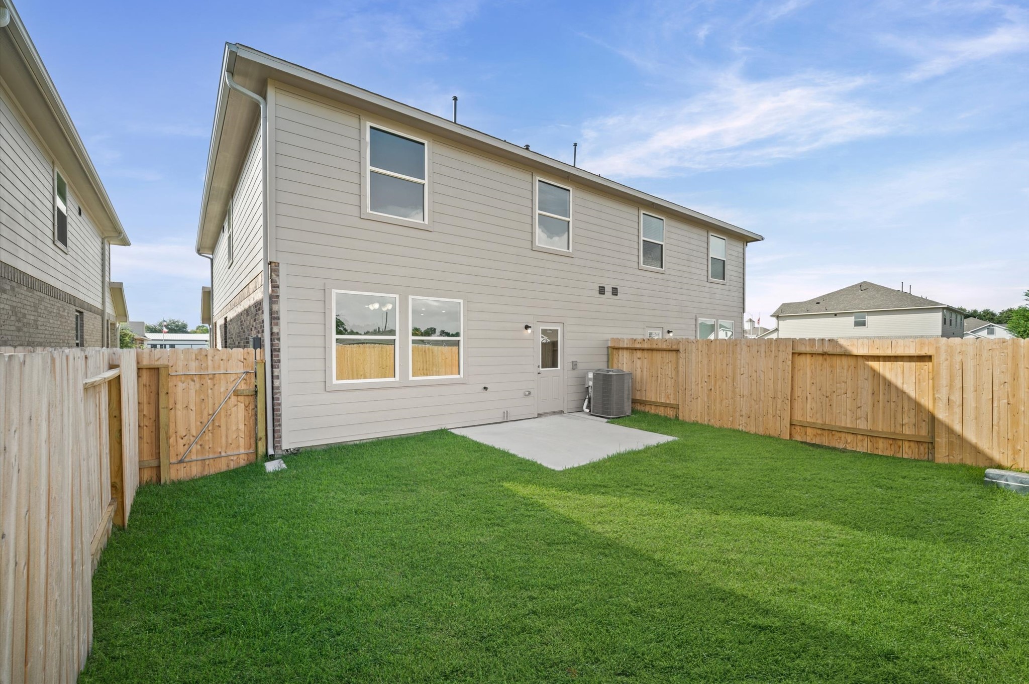 1369 Mixander Way, La Porte, TX 77571