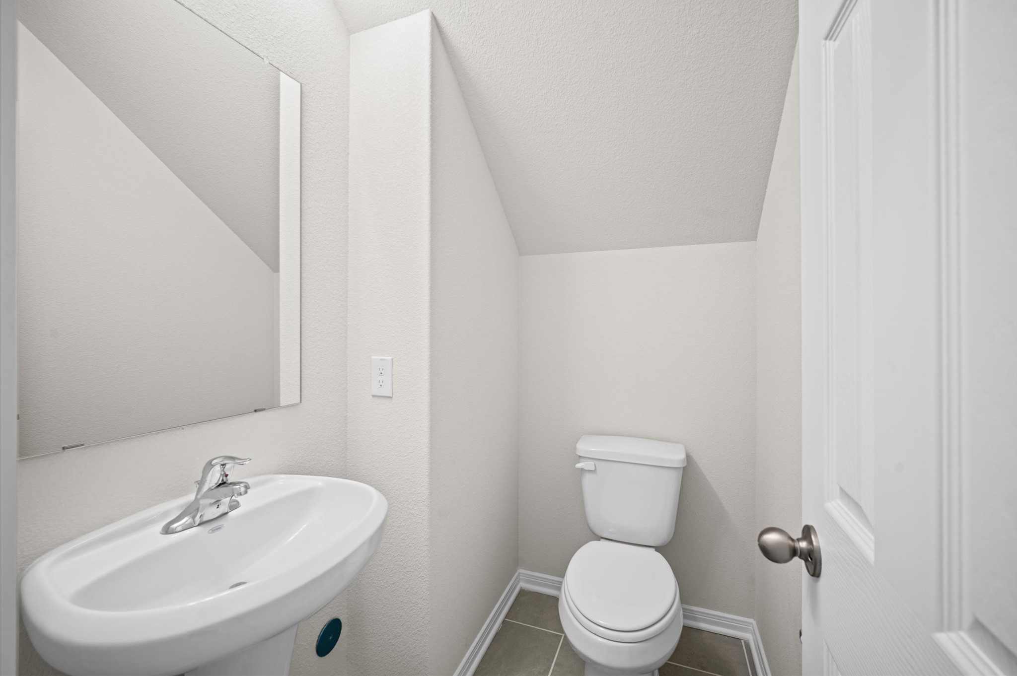 1369 Mixander Way, La Porte, TX 77571