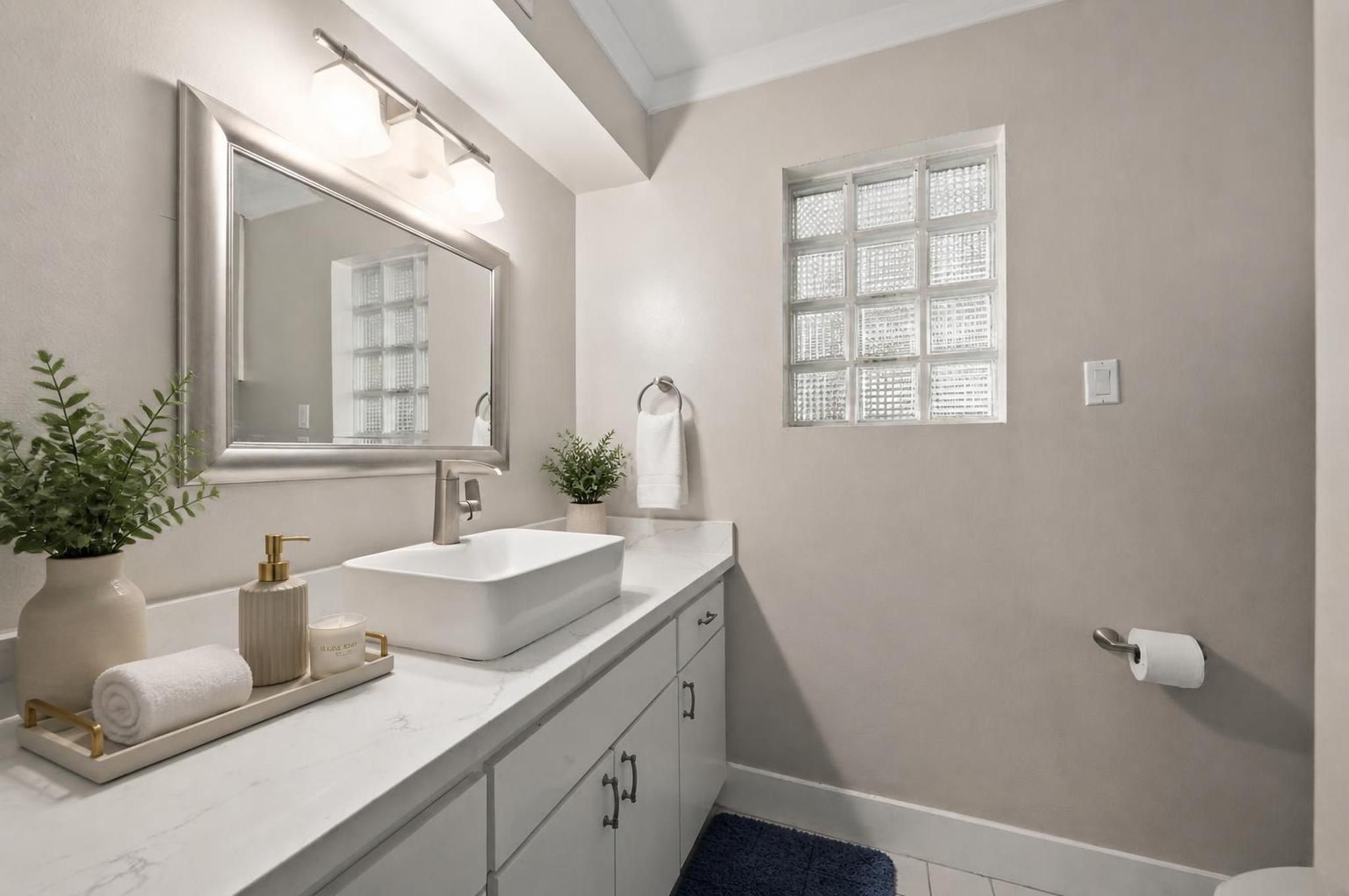 Bathroom - 1st floor