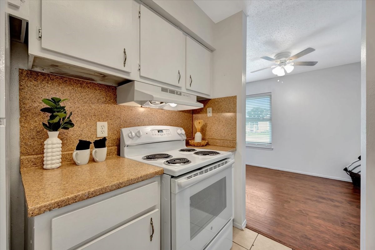 Open to the dining area, this kitchen makes entertaining and everyday living effortless and convenient.