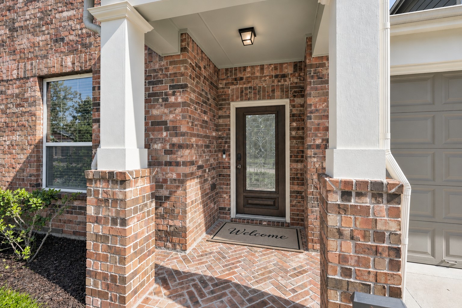 Nestled in an established neighborhood, it offers a welcoming setting to call home!