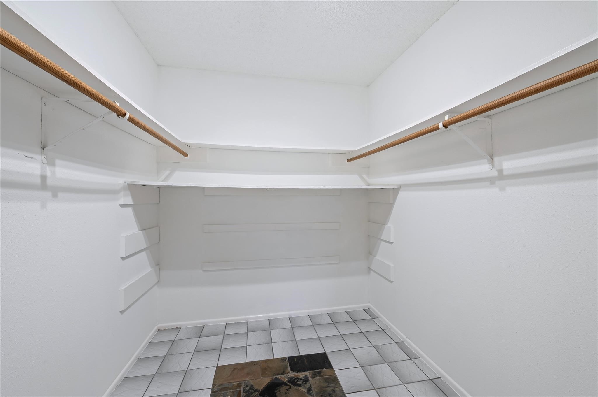 1857 County Road 99, Alvin, TX 77511