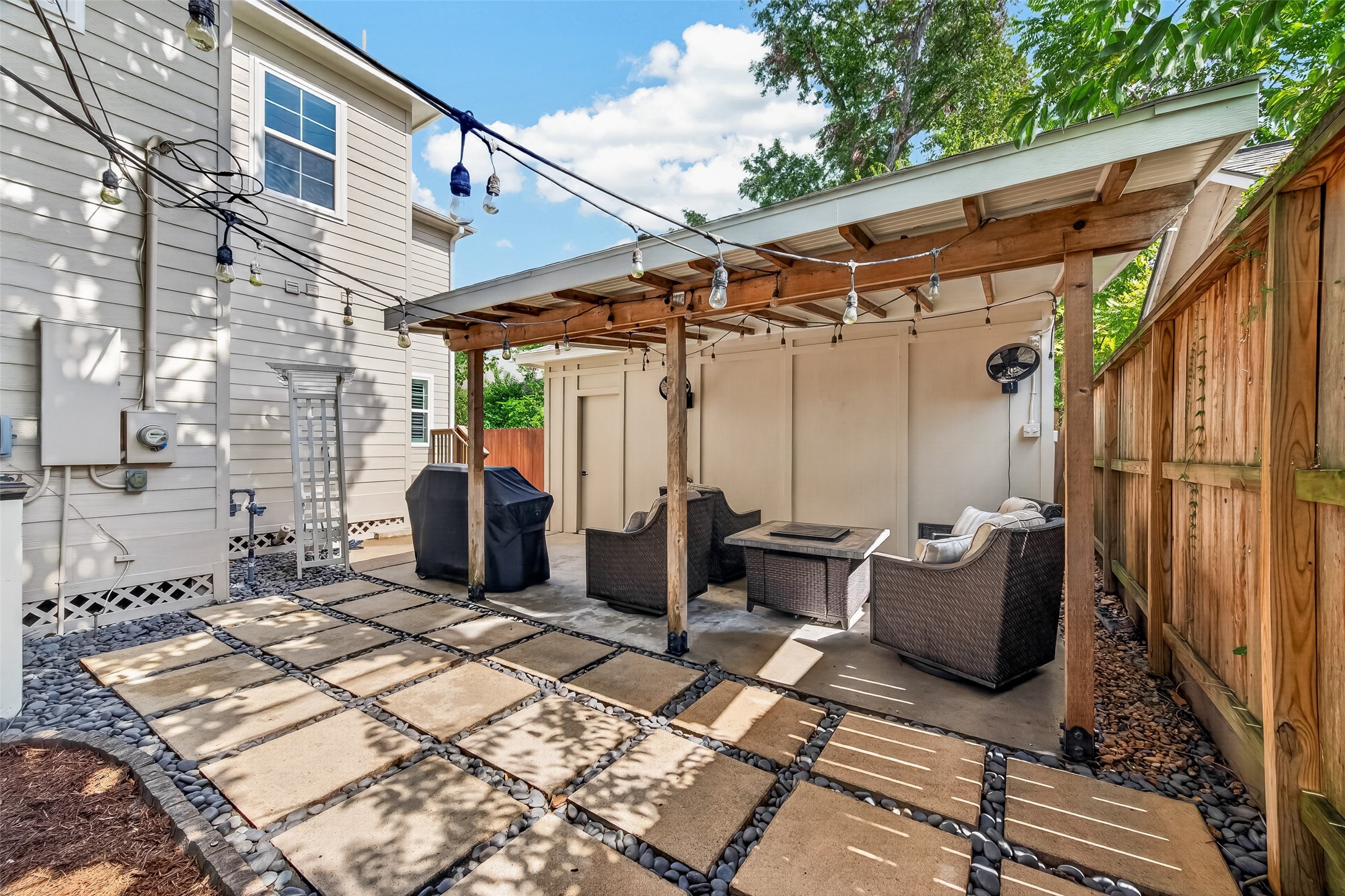 730 E 17th Street, Houston, TX 77008
