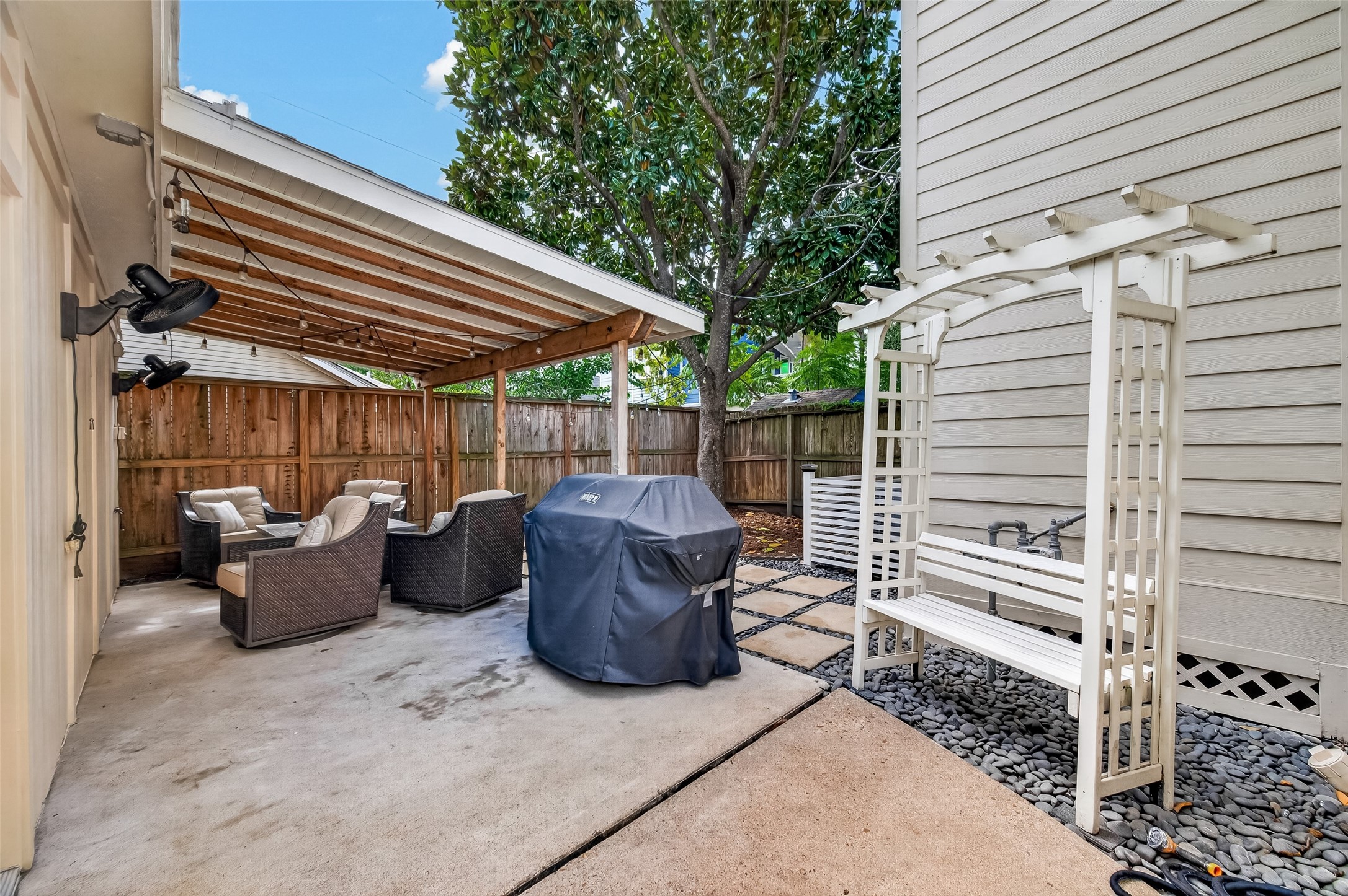 730 E 17th Street, Houston, TX 77008