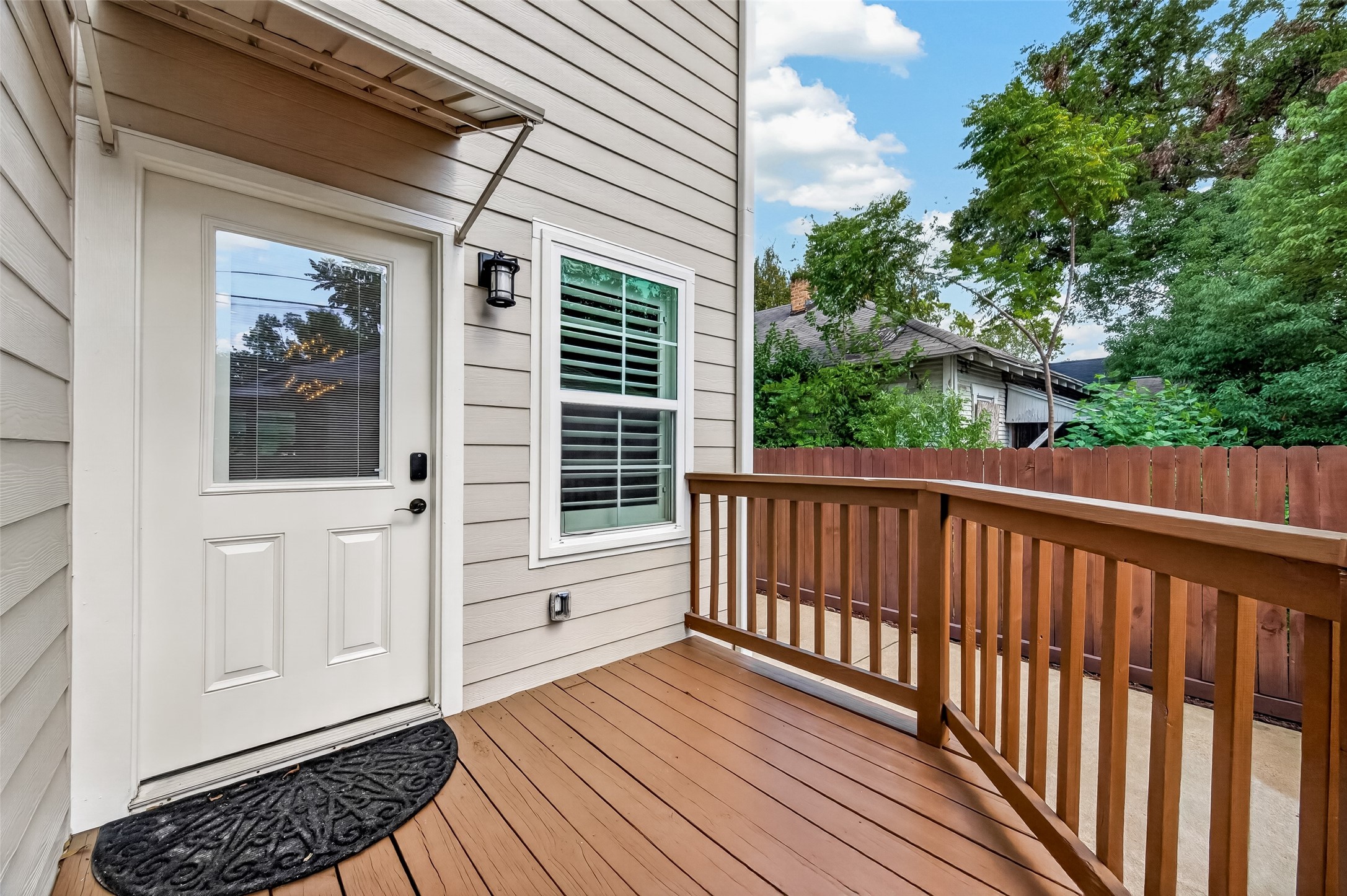 Back deck large enough for a grill