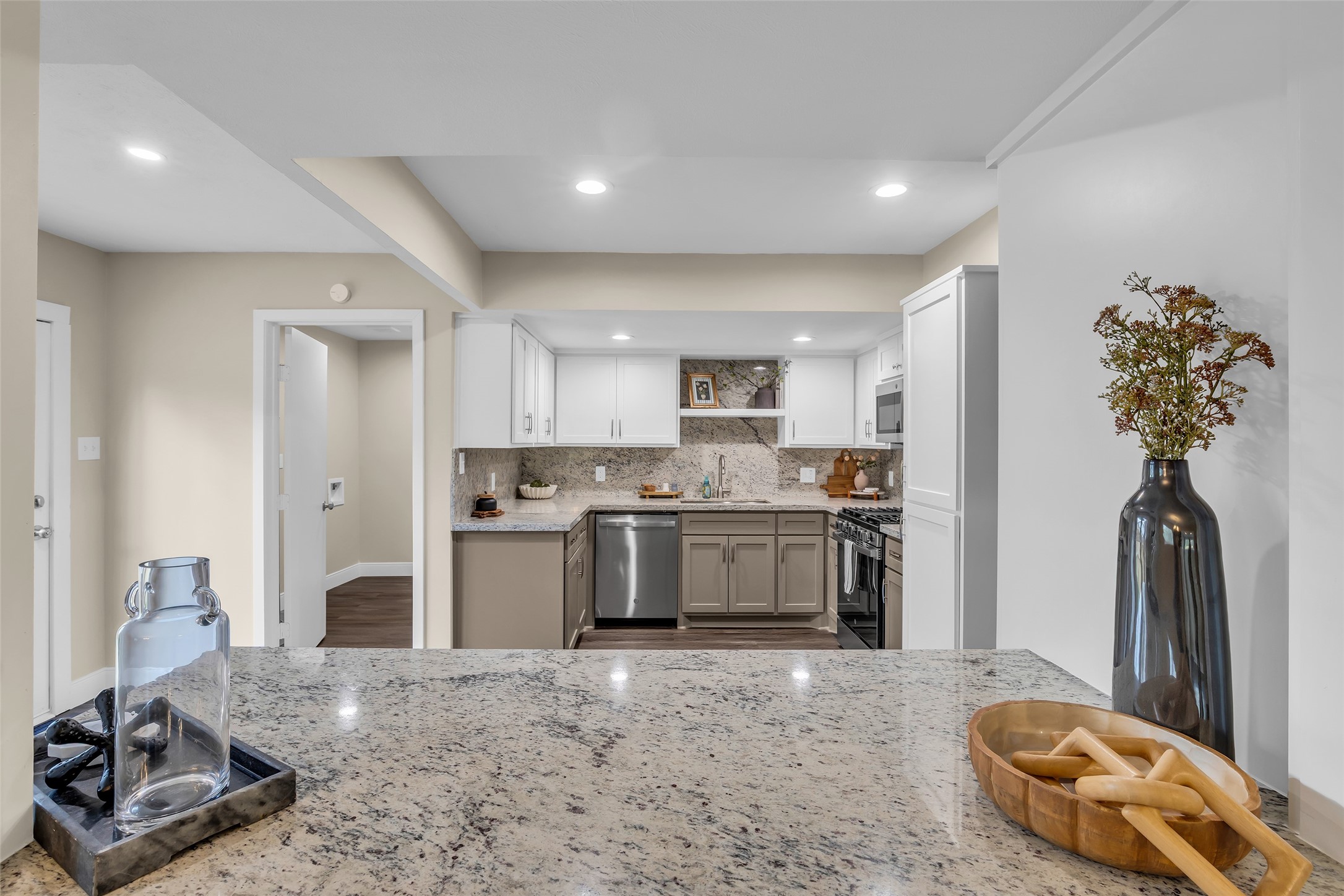 1810 N Red Cedar Circle, The Woodlands, TX 77380 1810 N Red Cedar Circle, The Woodlands, TX 77380