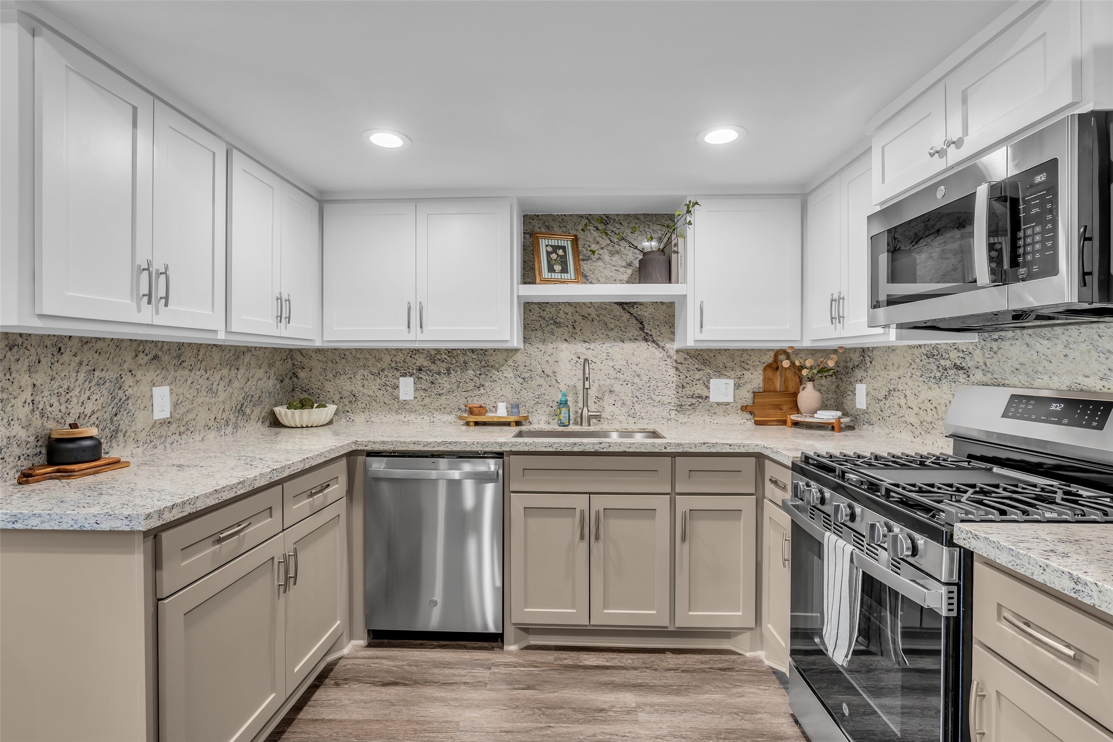 1810 N Red Cedar Circle, The Woodlands, TX 77380 1810 N Red Cedar Circle, The Woodlands, TX 77380