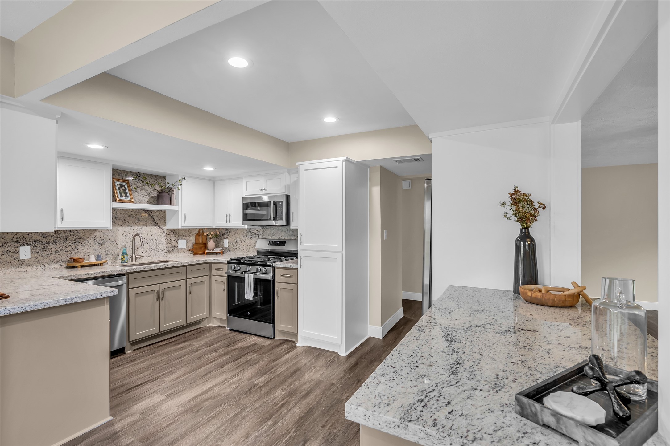 1810 N Red Cedar Circle, The Woodlands, TX 77380 1810 N Red Cedar Circle, The Woodlands, TX 77380