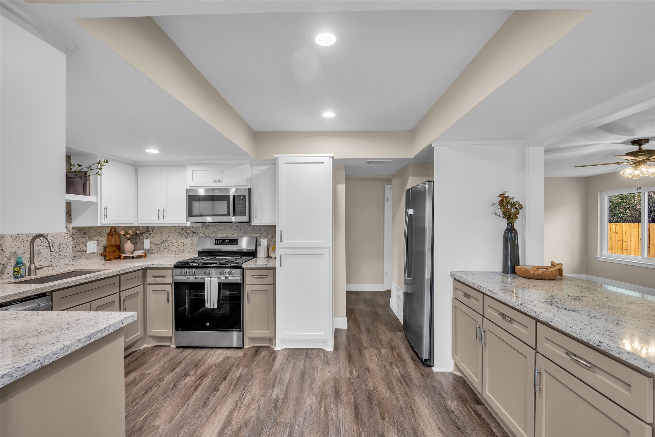 1810 N Red Cedar Circle, The Woodlands, TX 77380 1810 N Red Cedar Circle, The Woodlands, TX 77380