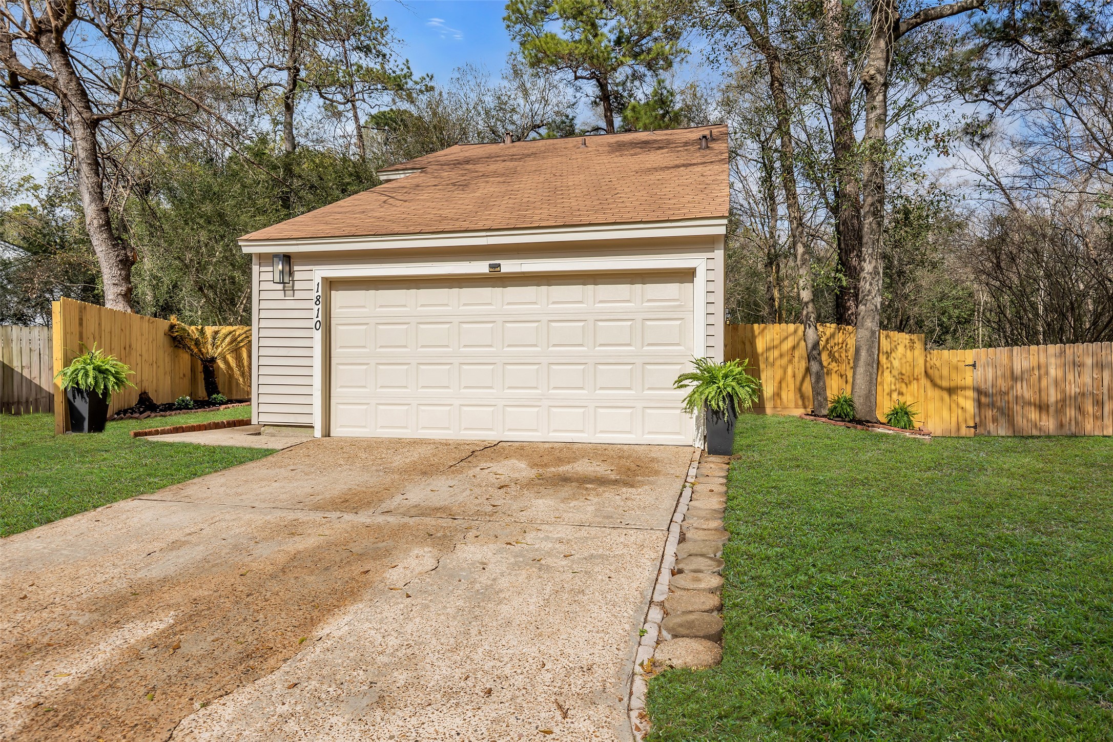 1810 N Red Cedar Circle, The Woodlands, TX 77380 1810 N Red Cedar Circle, The Woodlands, TX 77380