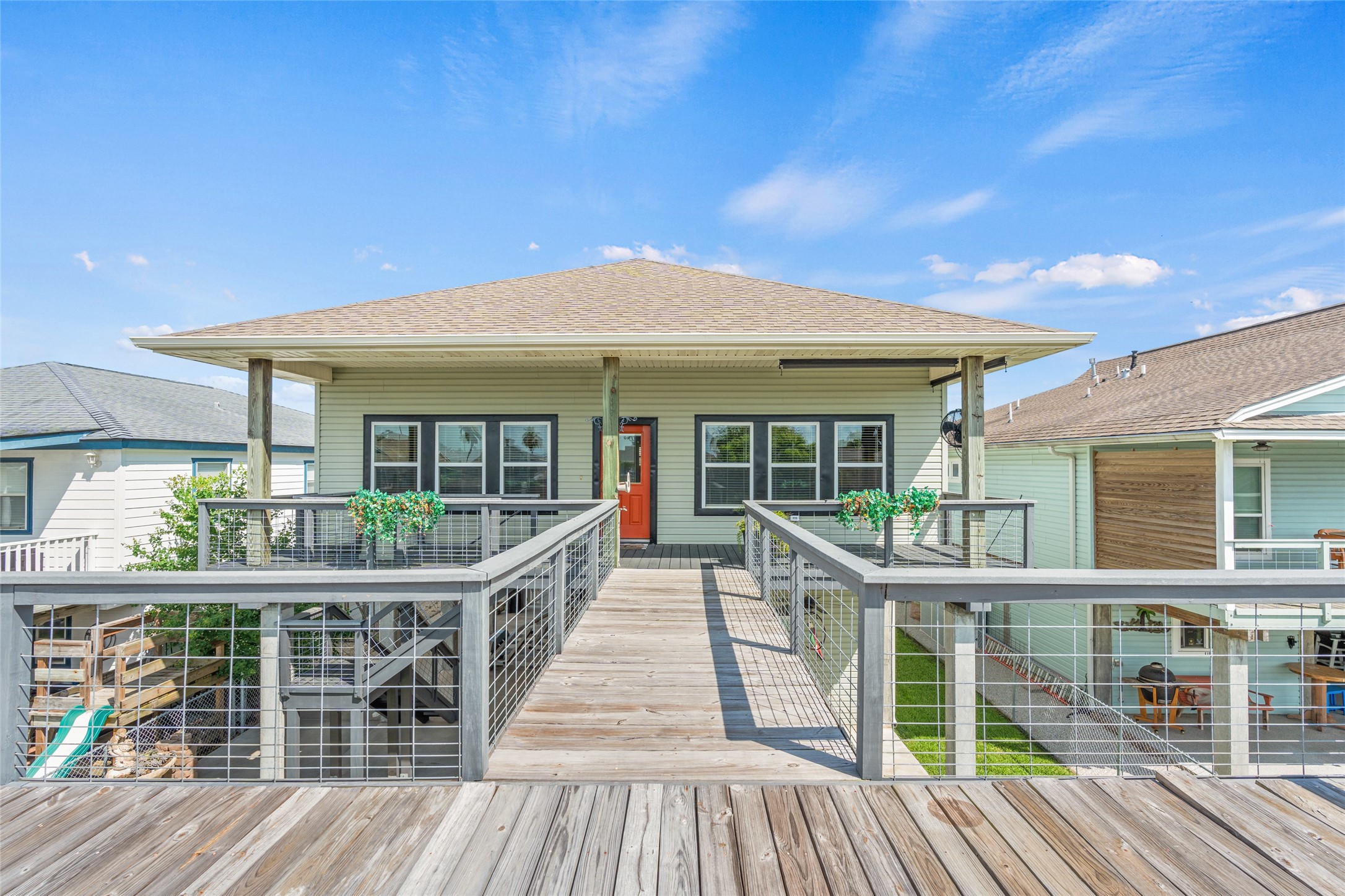 911 Bonita Street, Bayou Vista, TX 77563