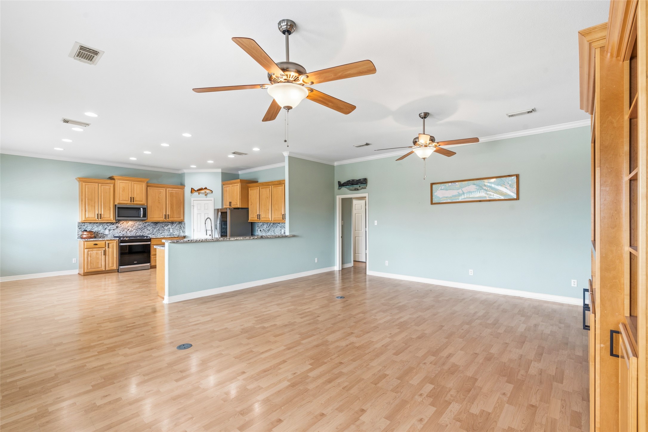 911 Bonita Street, Bayou Vista, TX 77563