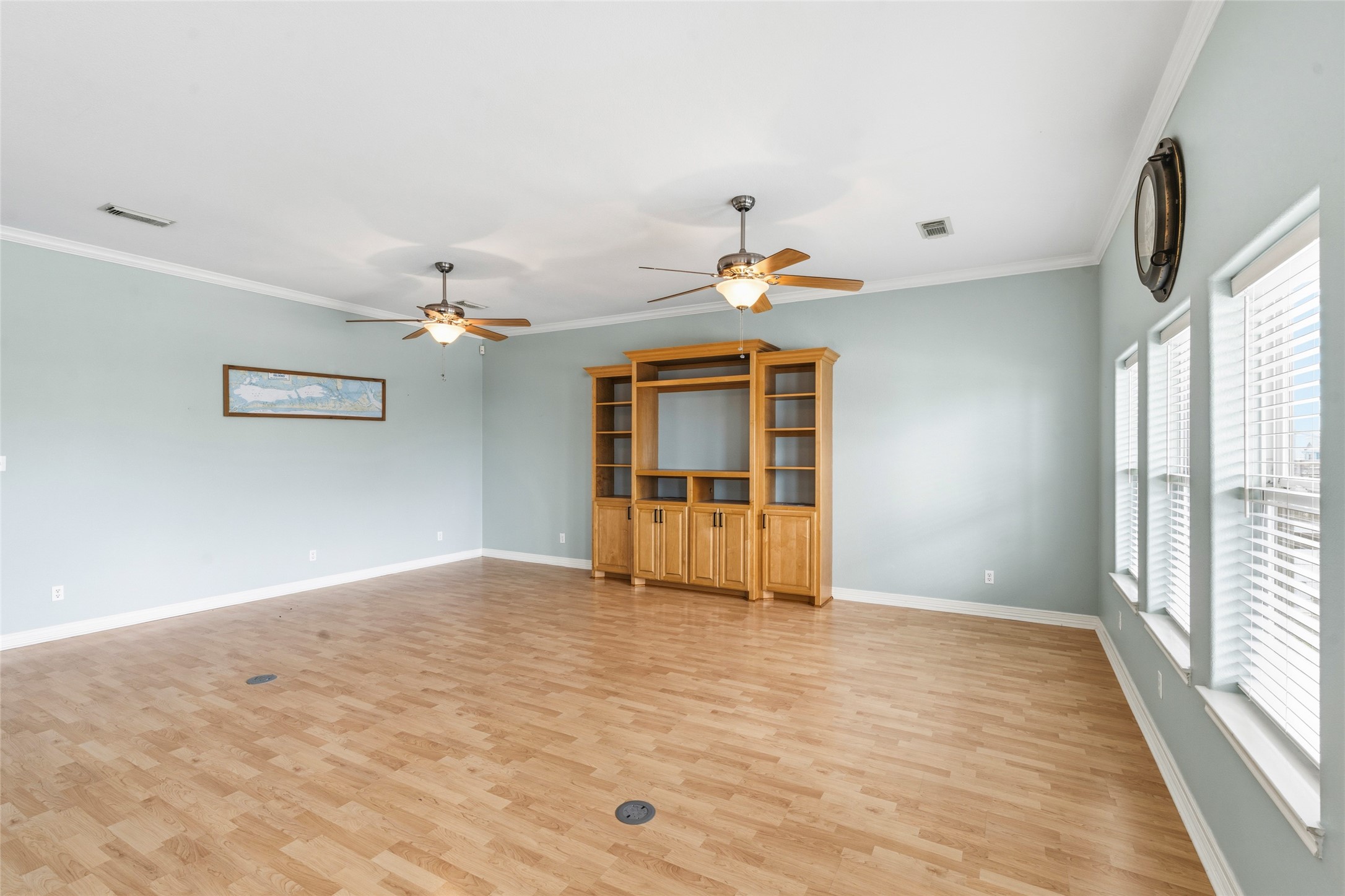 911 Bonita Street, Bayou Vista, TX 77563