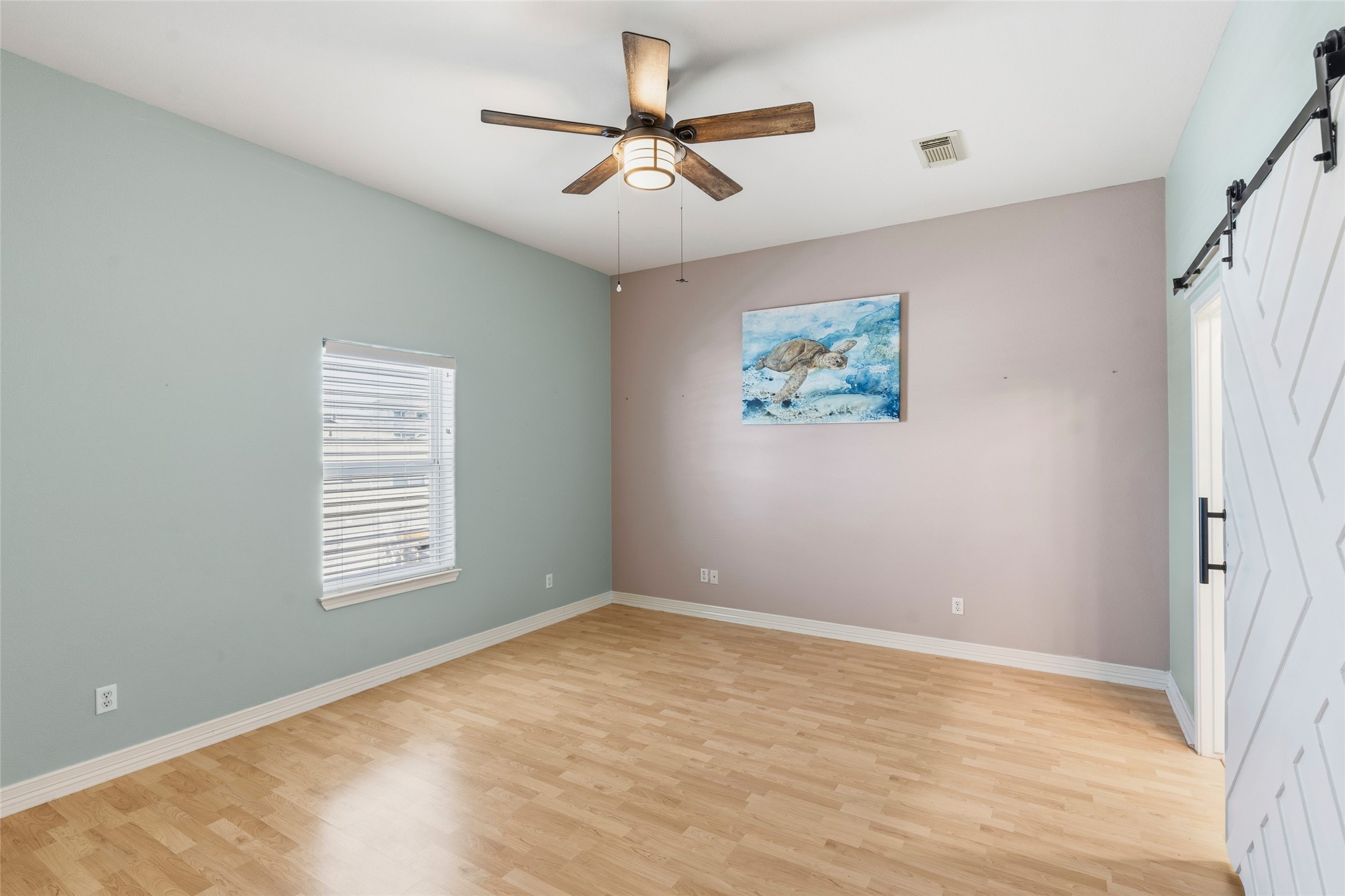911 Bonita Street, Bayou Vista, TX 77563