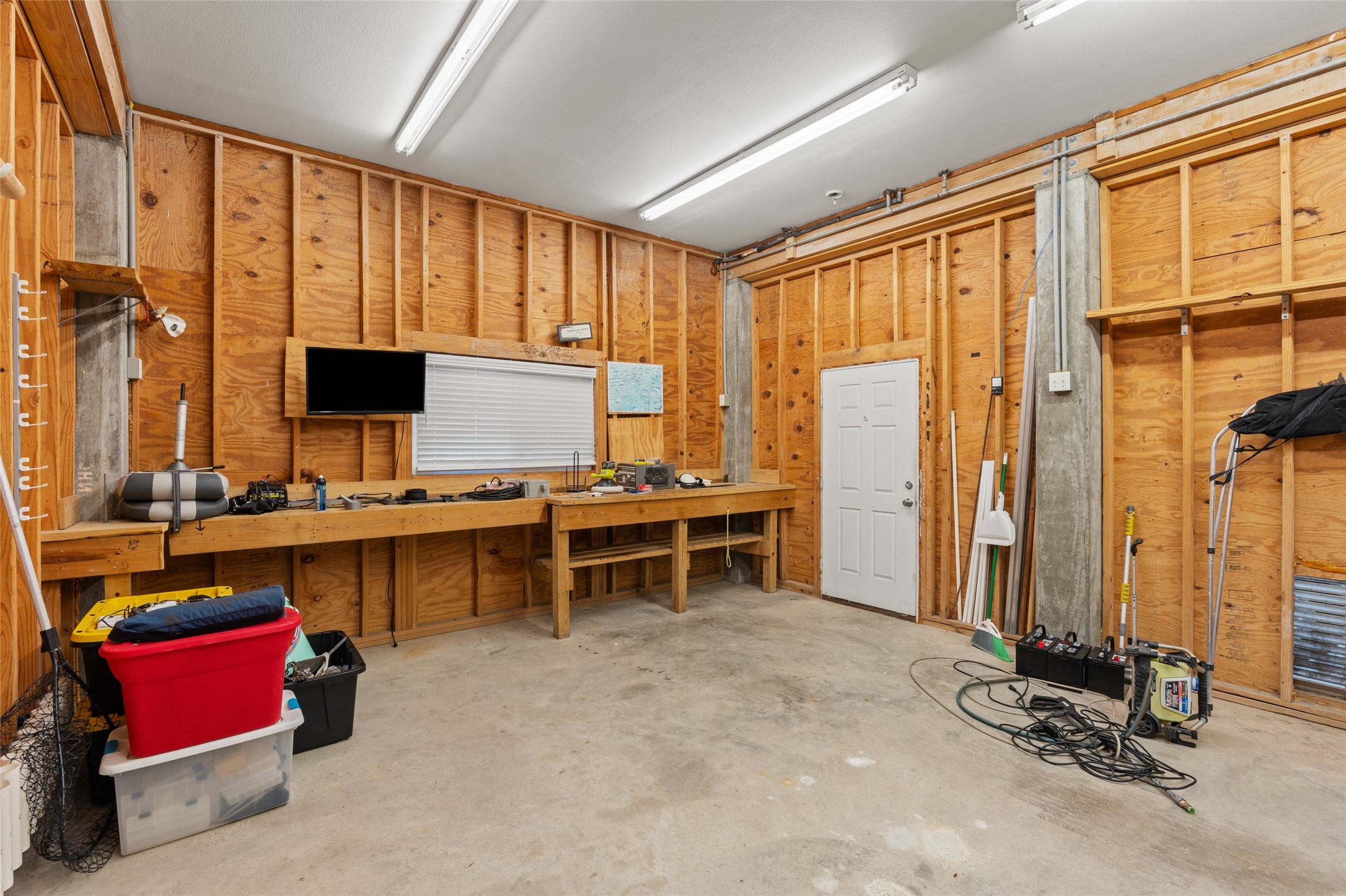 911 Bonita Street, Bayou Vista, TX 77563