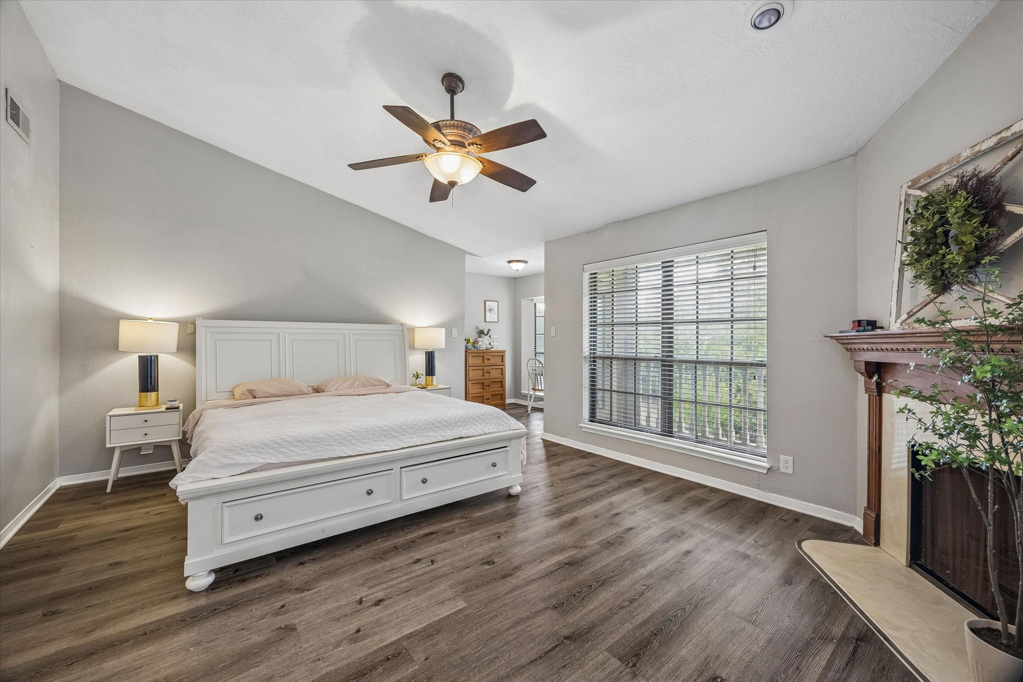 7350 Kirby Drive, #6, Houston, TX 77030
