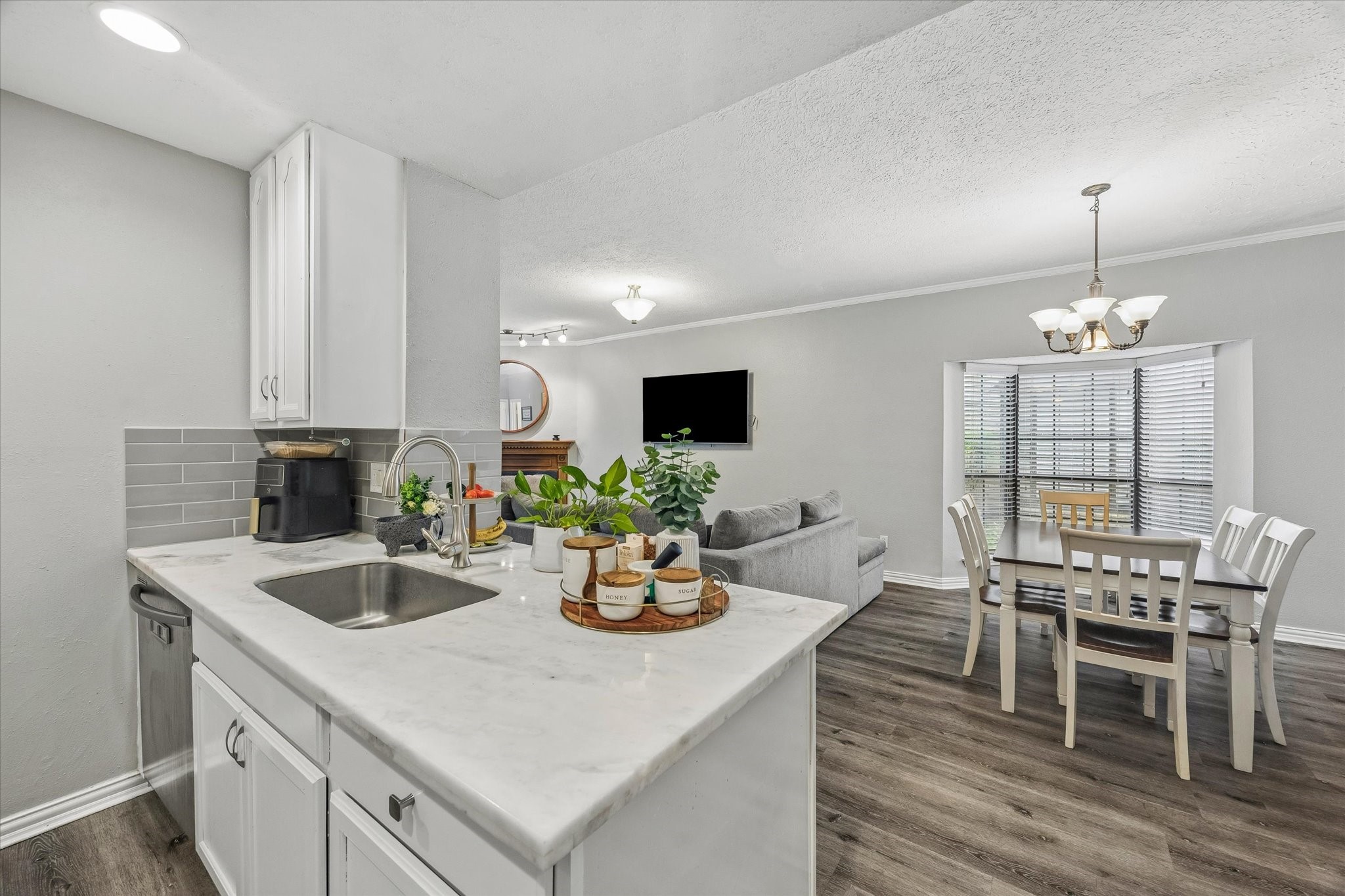 7350 Kirby Drive, #6, Houston, TX 77030