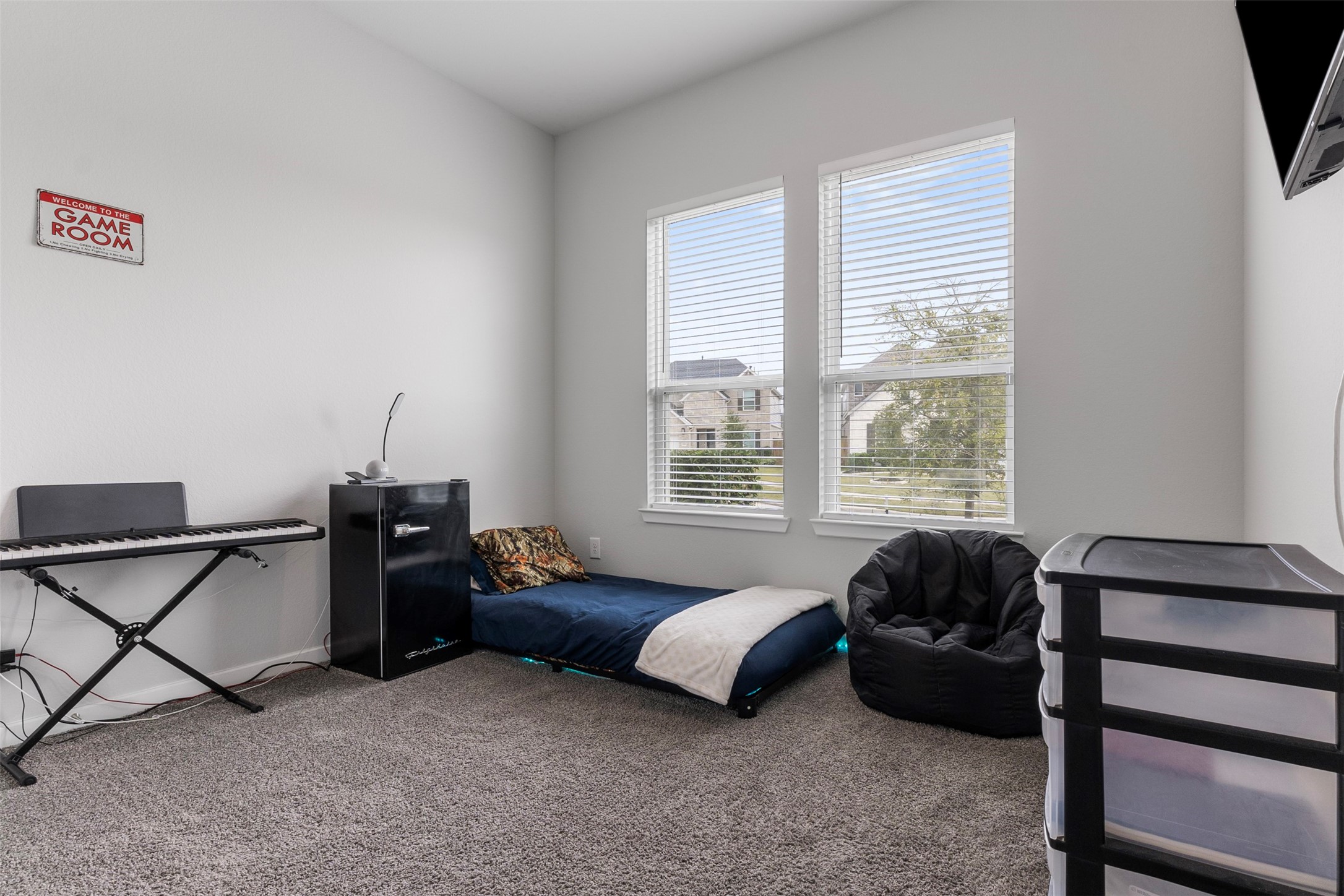 Secondary bedroom