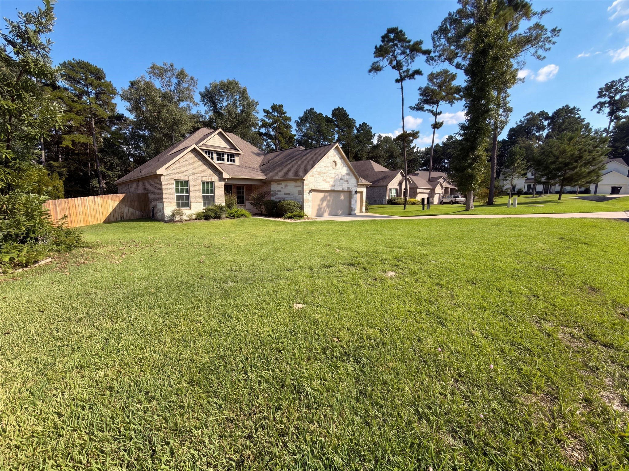 317 Treaty Oak Court, Magnolia, TX 77354