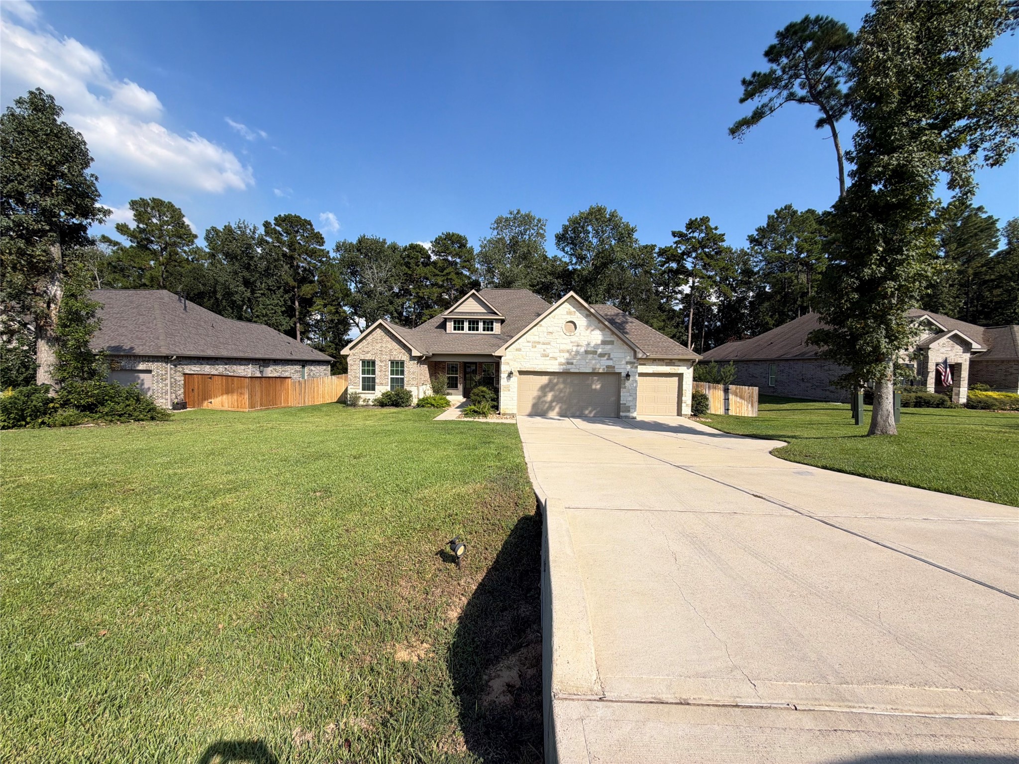 317 Treaty Oak Court, Magnolia, TX 77354