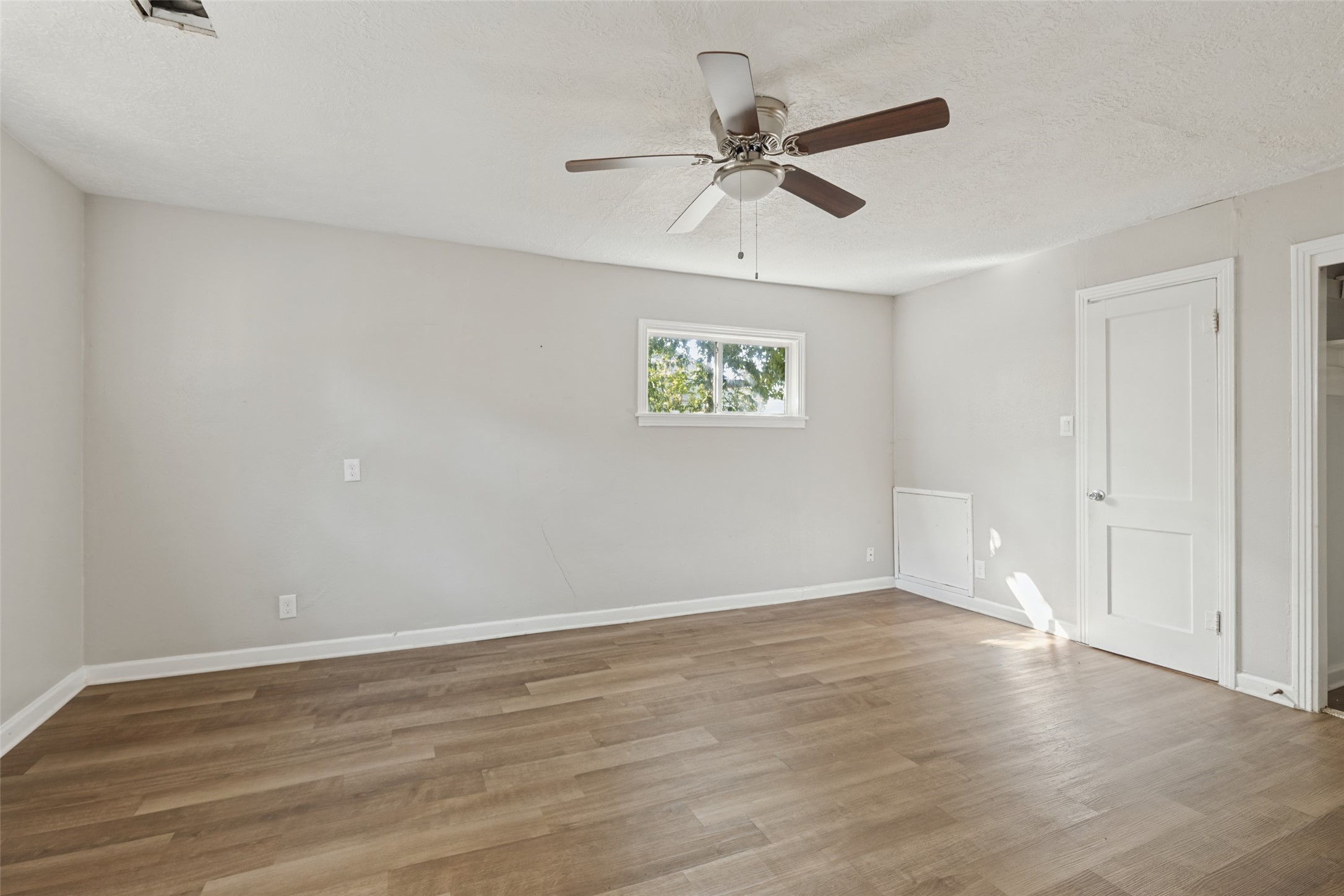 302 14th Street N, Texas City, TX 77590