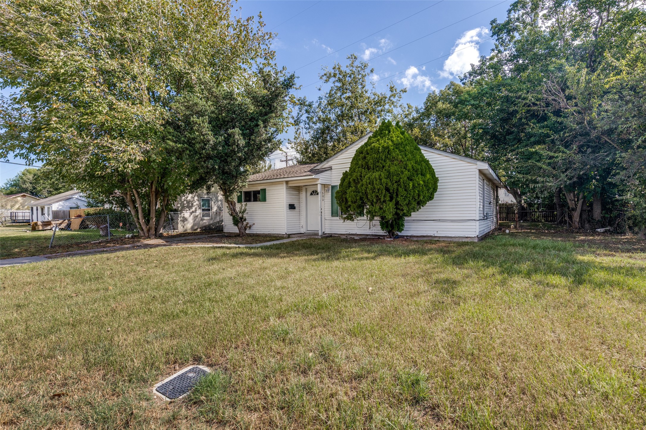 302 14th Street N, Texas City, TX 77590
