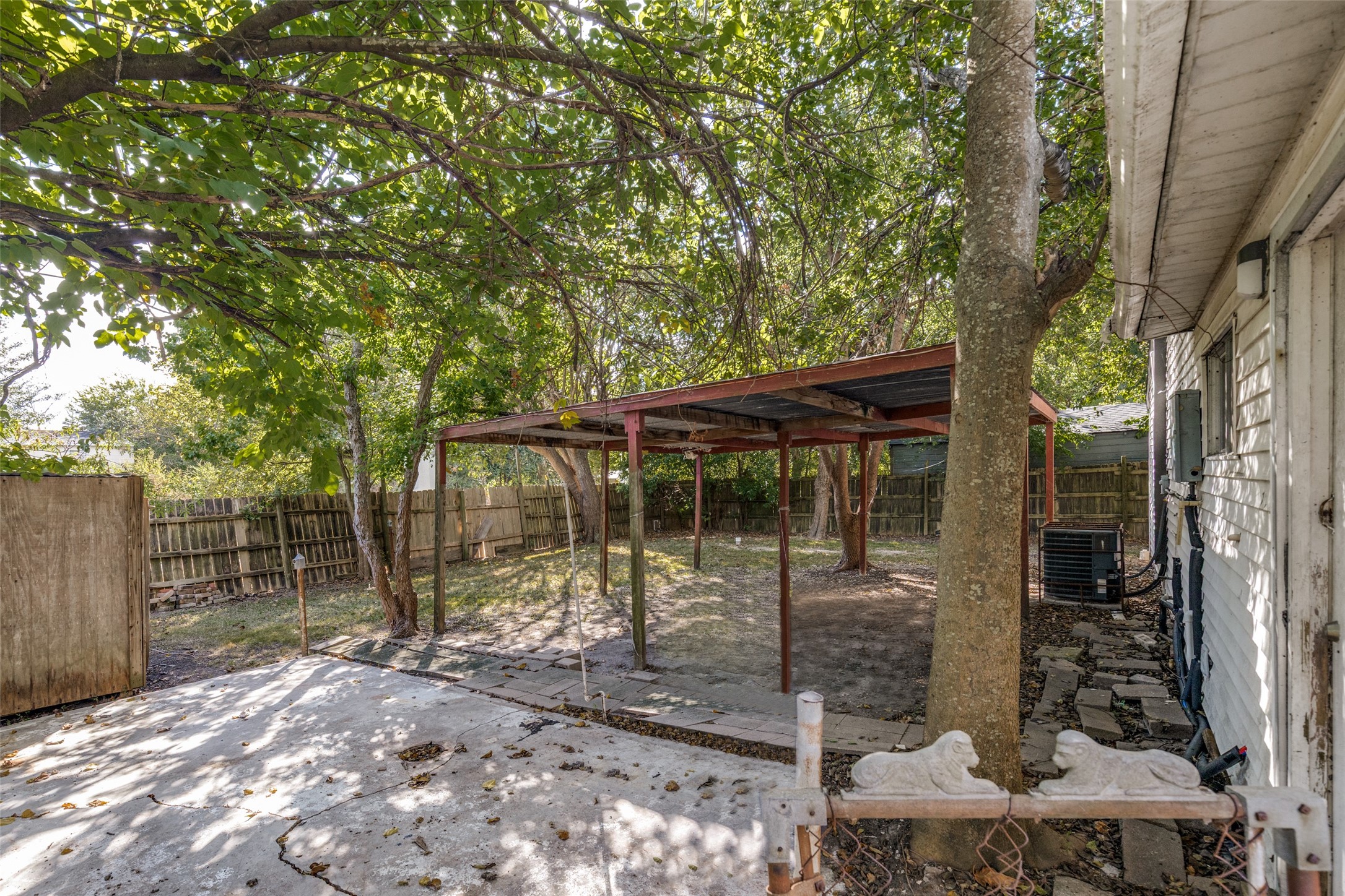 302 14th Street N, Texas City, TX 77590