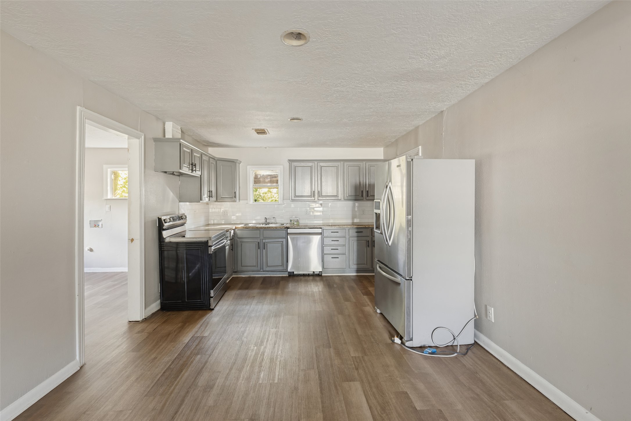 302 14th Street N, Texas City, TX 77590