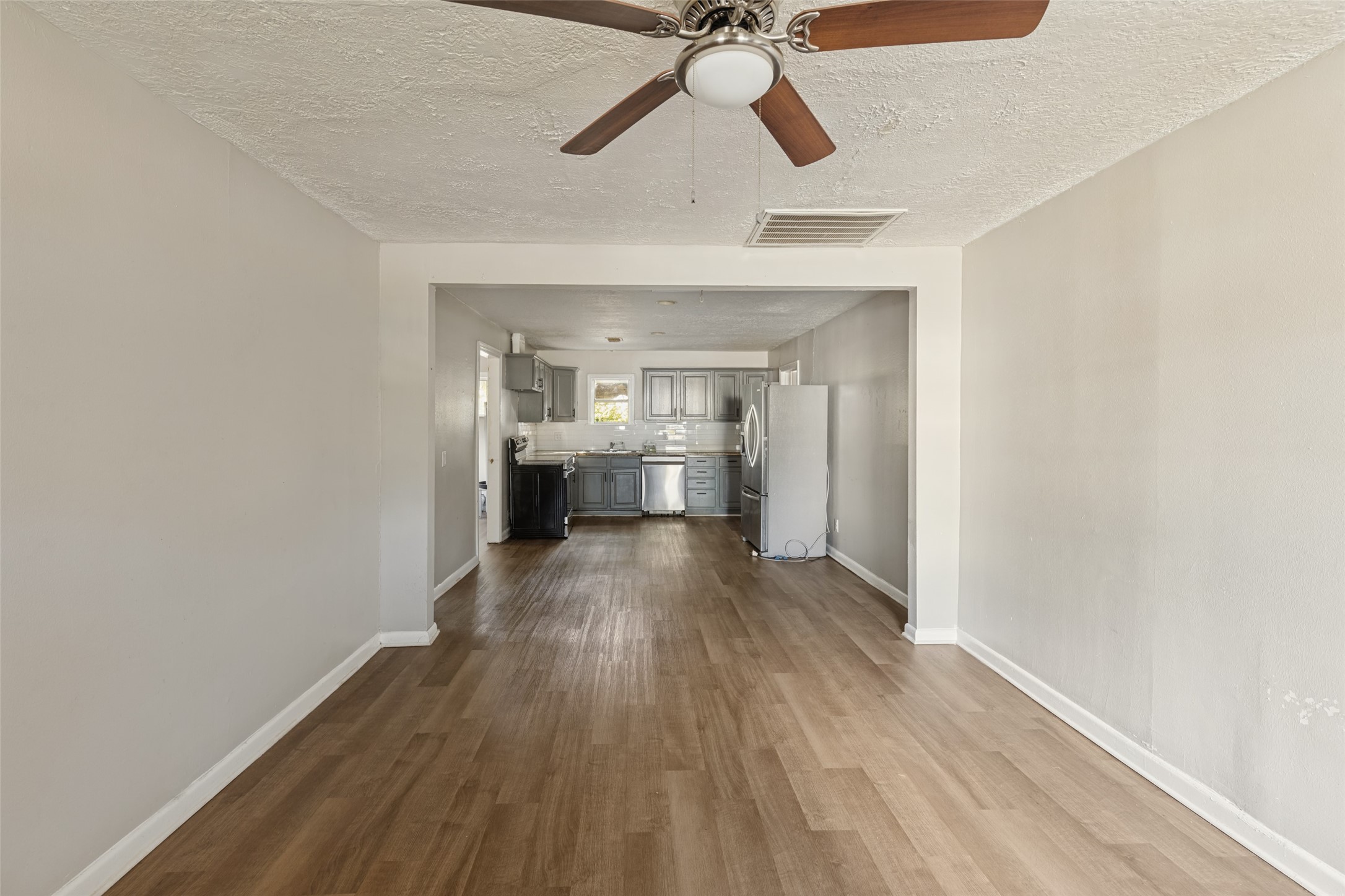 302 14th Street N, Texas City, TX 77590