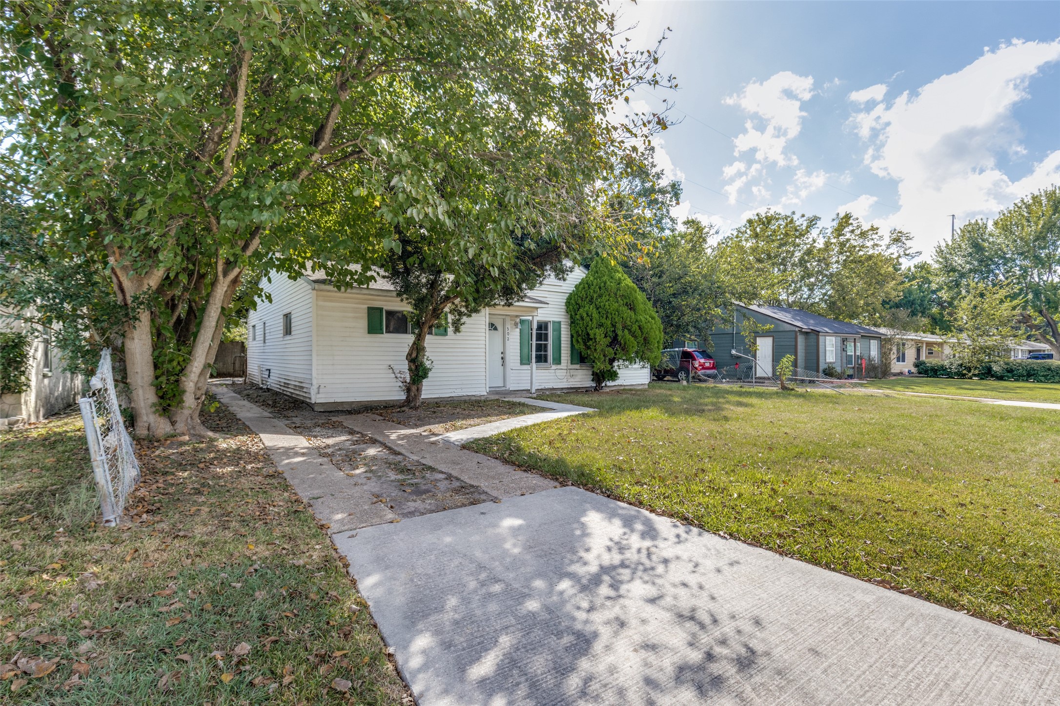 302 14th Street N, Texas City, TX 77590