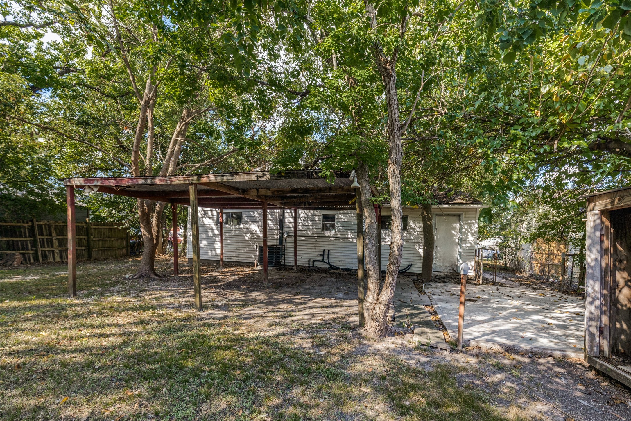302 14th Street N, Texas City, TX 77590