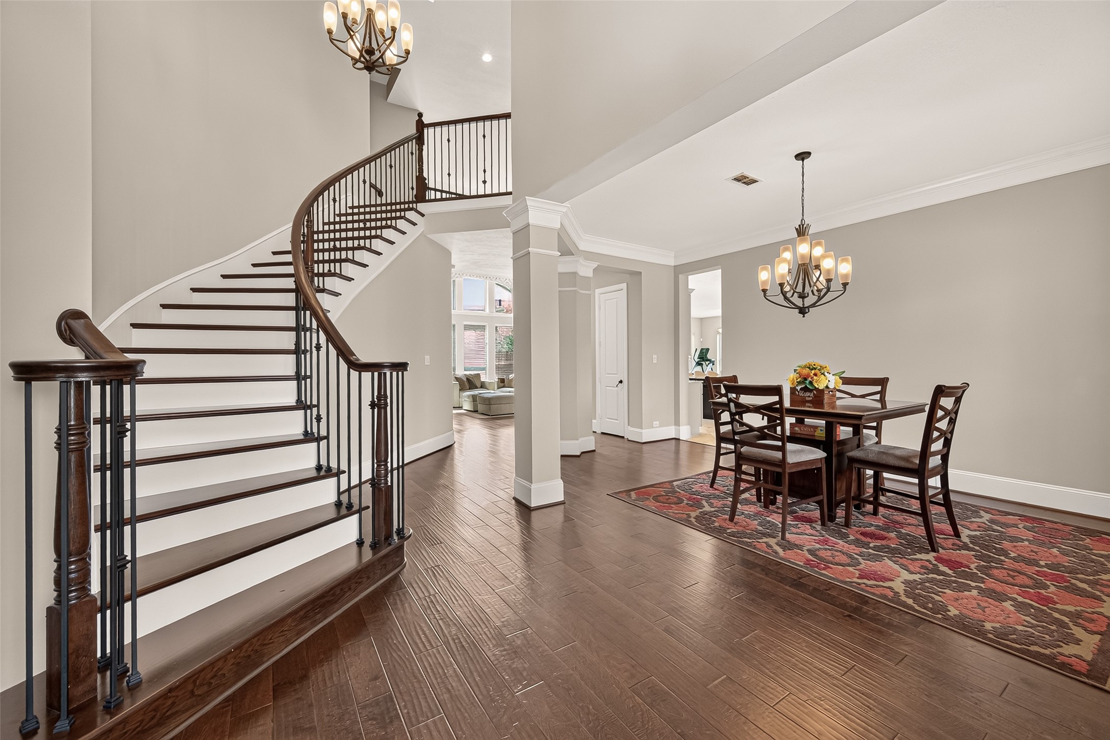 Grand 2 Story Entry