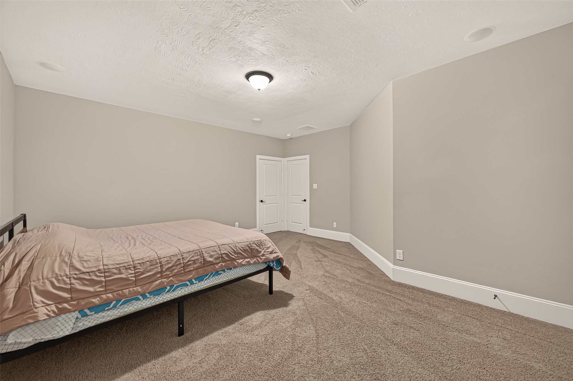 Media Room pre-wired for sound/Flex 5th Bedroom
