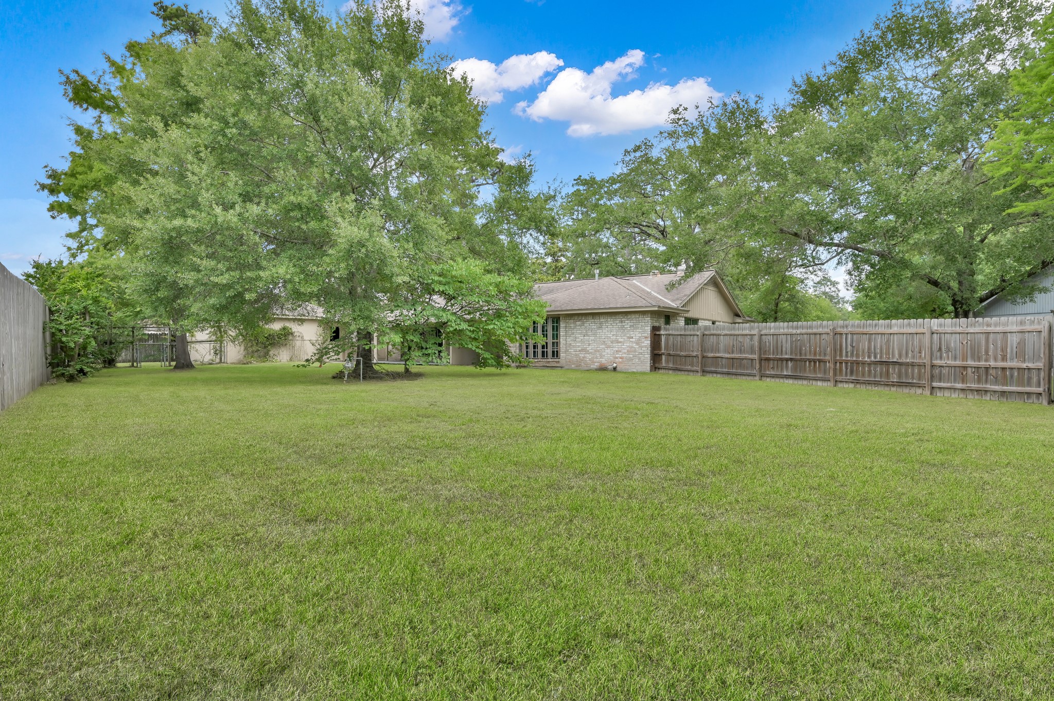 27110 Jimmy Lane, Oak Ridge North, TX 77385