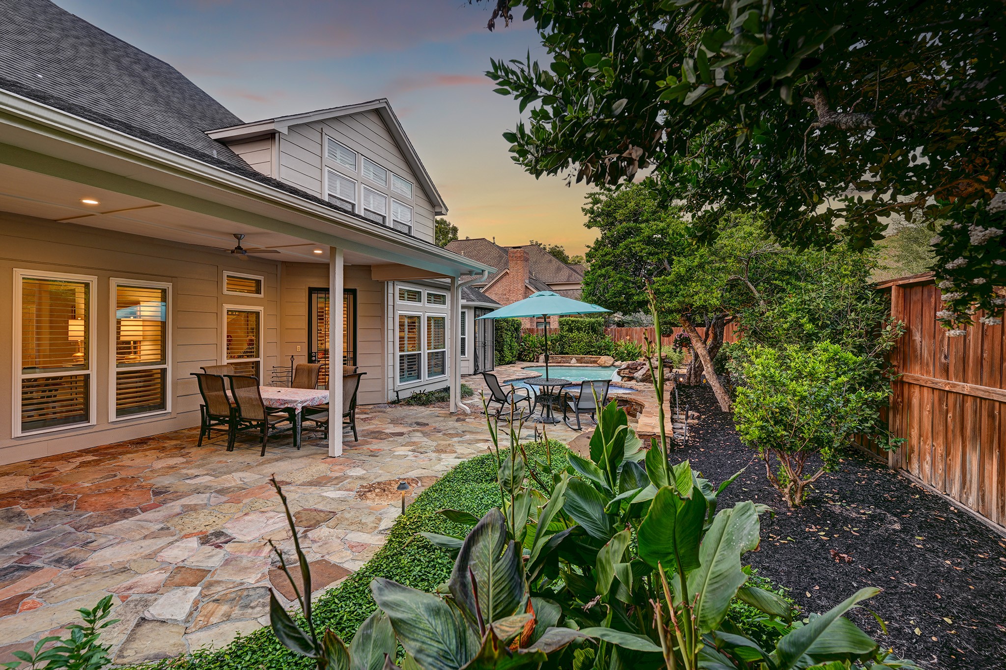 919 Bayou Parkway, Houston, TX 77077