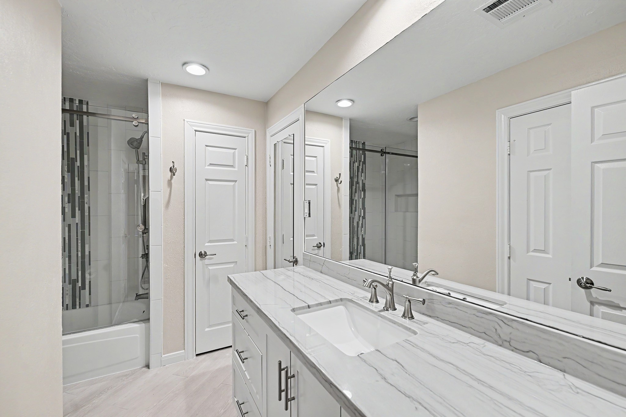 919 Bayou Parkway, Houston, TX 77077