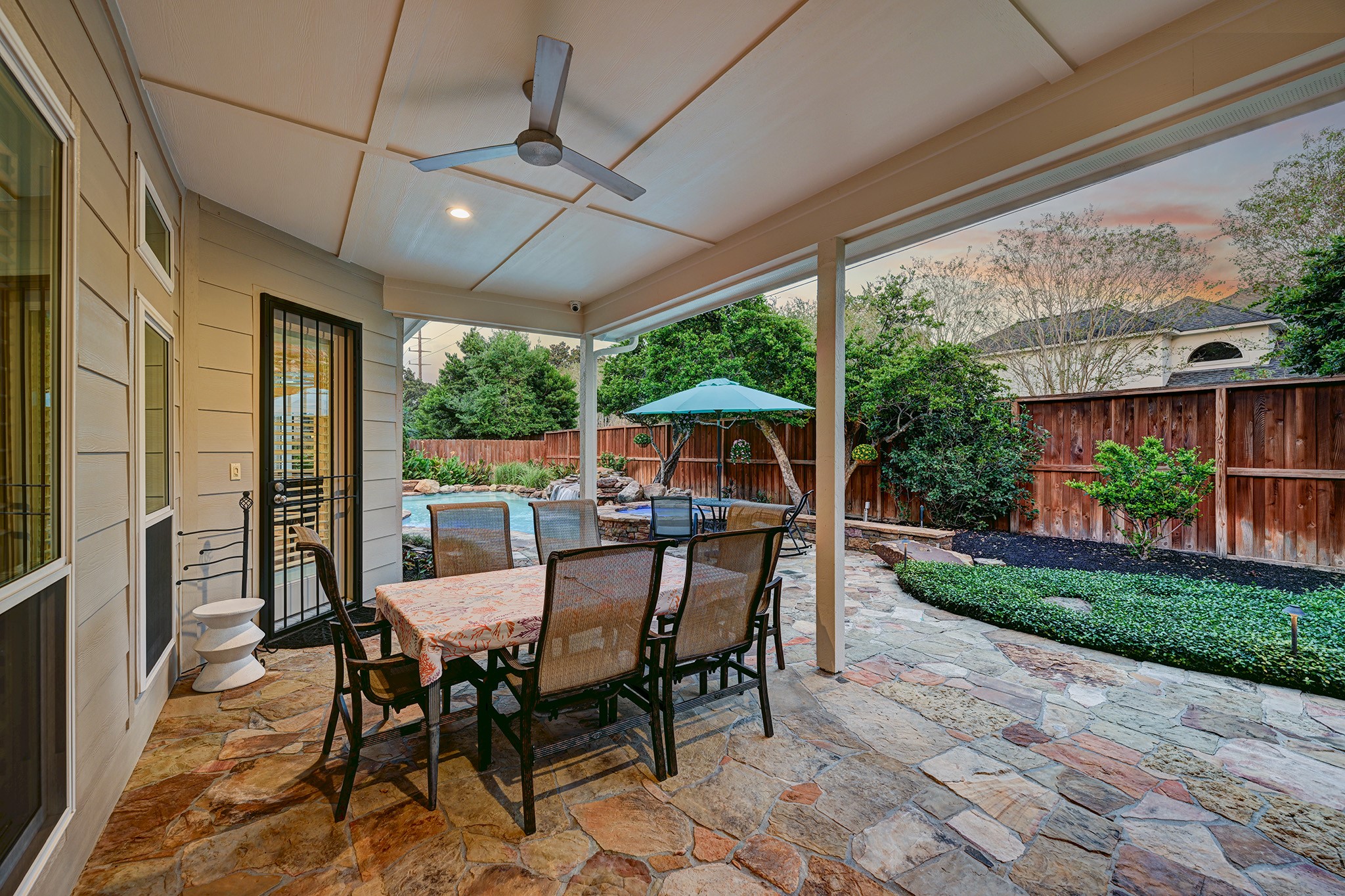 919 Bayou Parkway, Houston, TX 77077