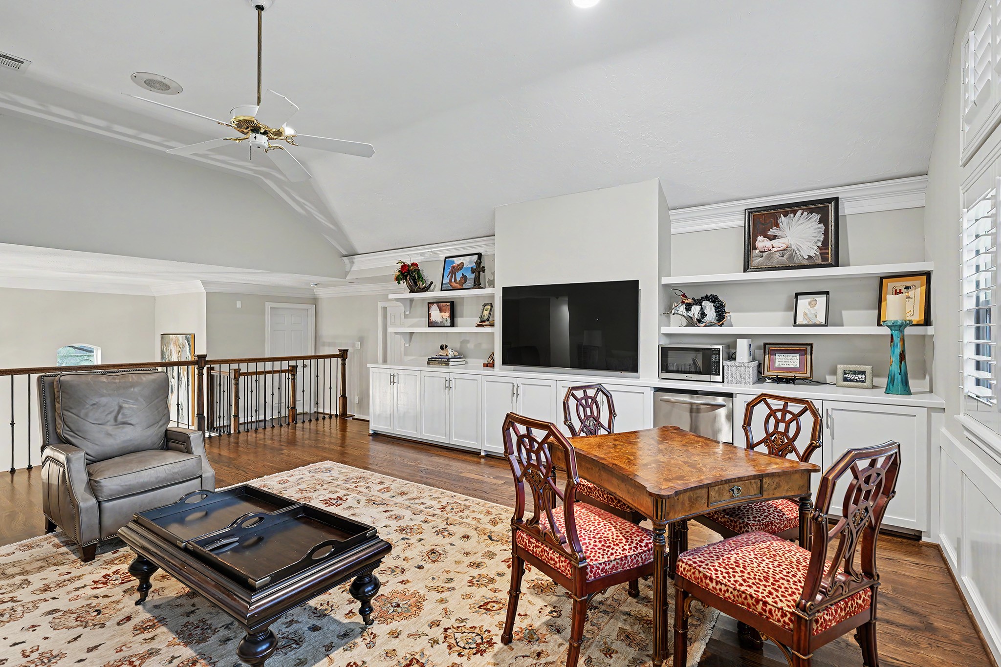 919 Bayou Parkway, Houston, TX 77077