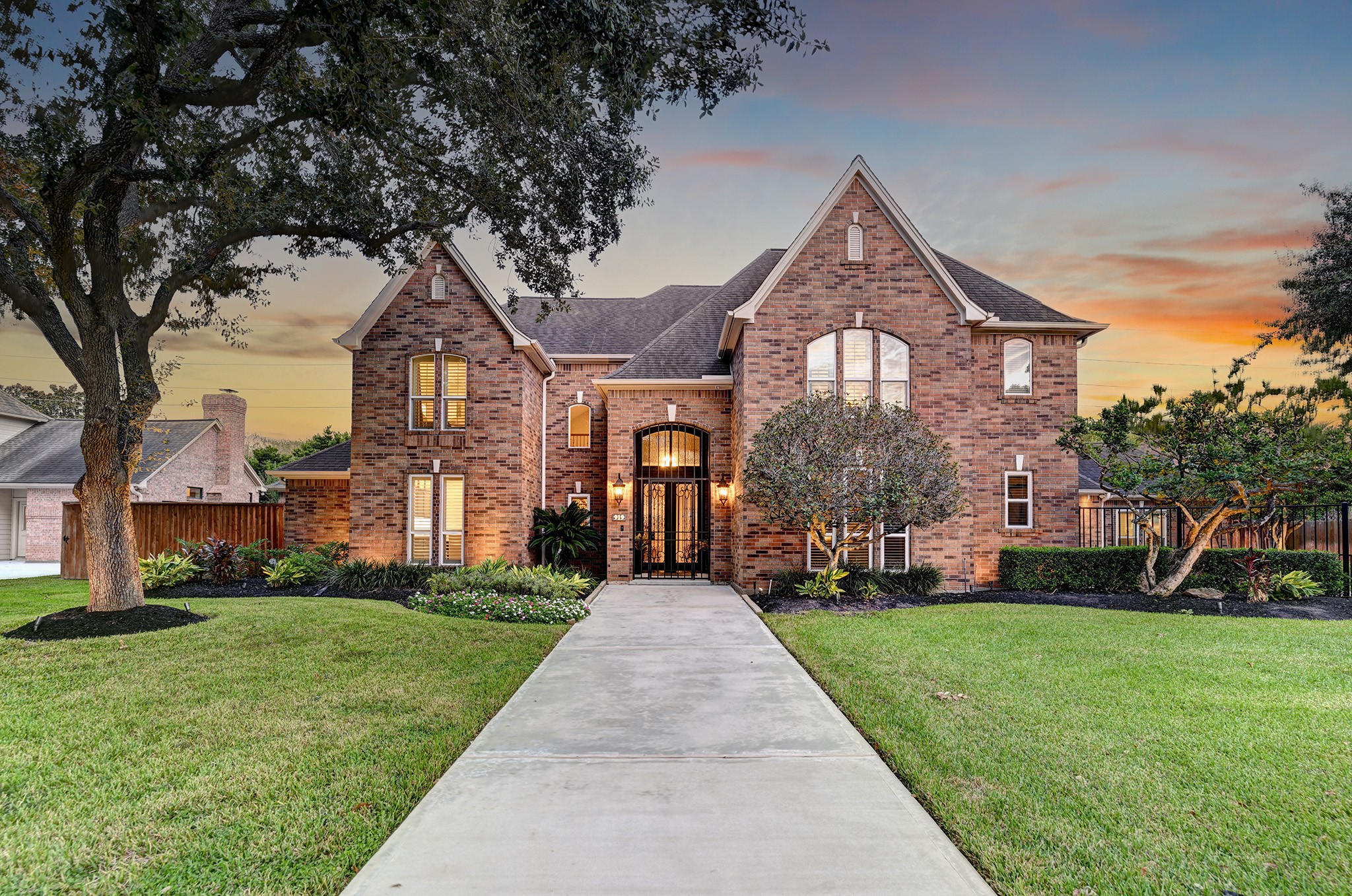 919 Bayou Parkway, Houston, TX 77077