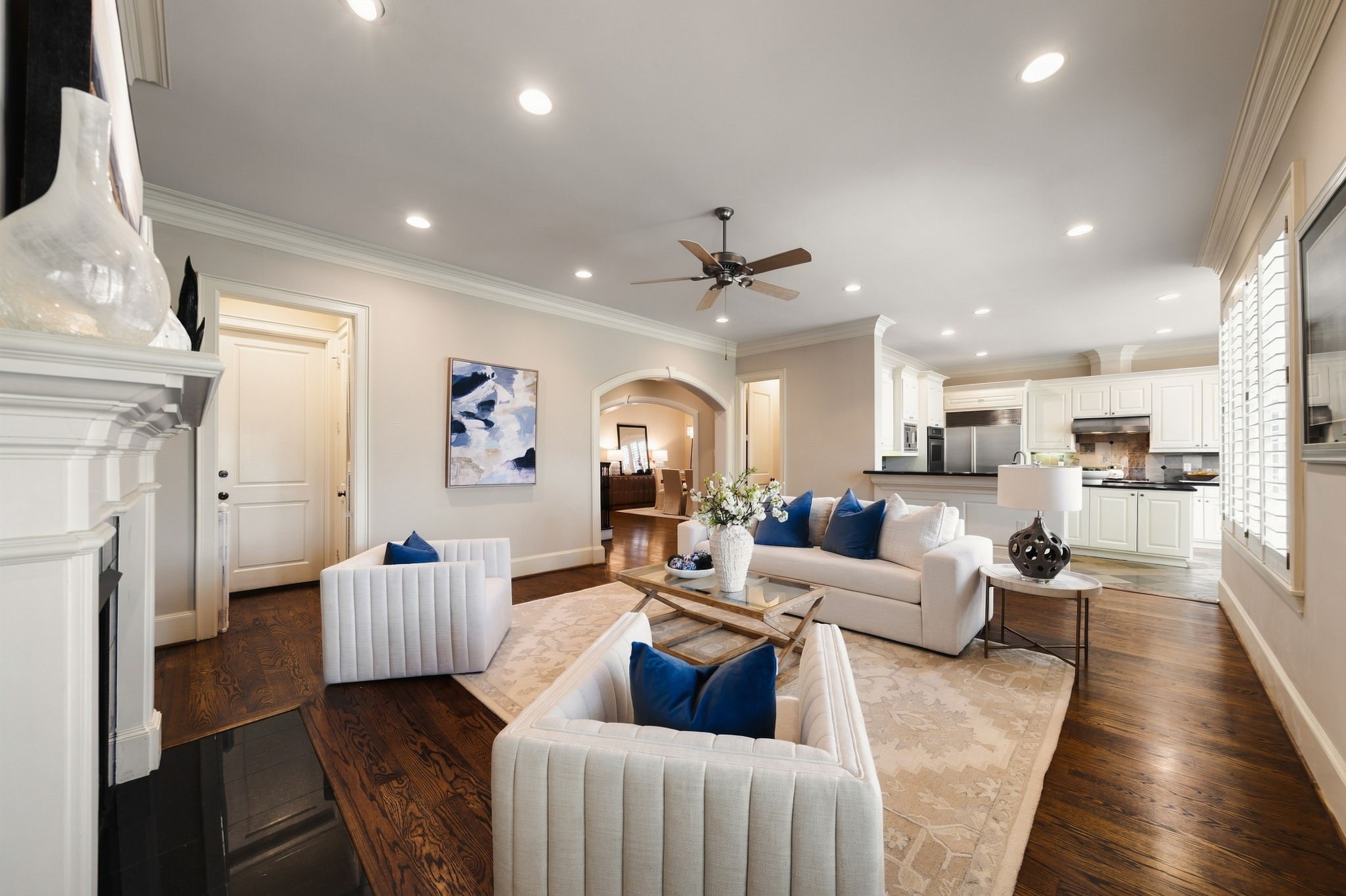 2826 Robinhood Street, West University Place, TX 77005