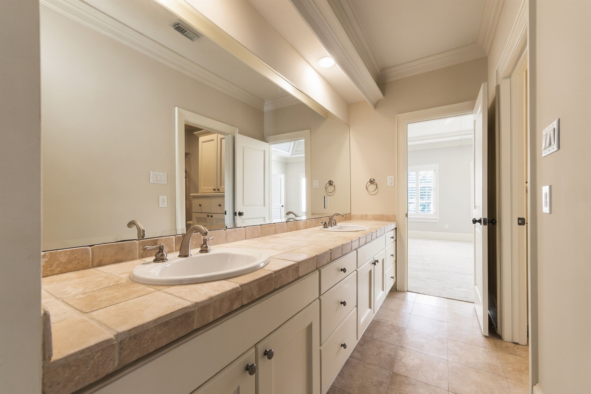 2826 Robinhood Street, West University Place, TX 77005