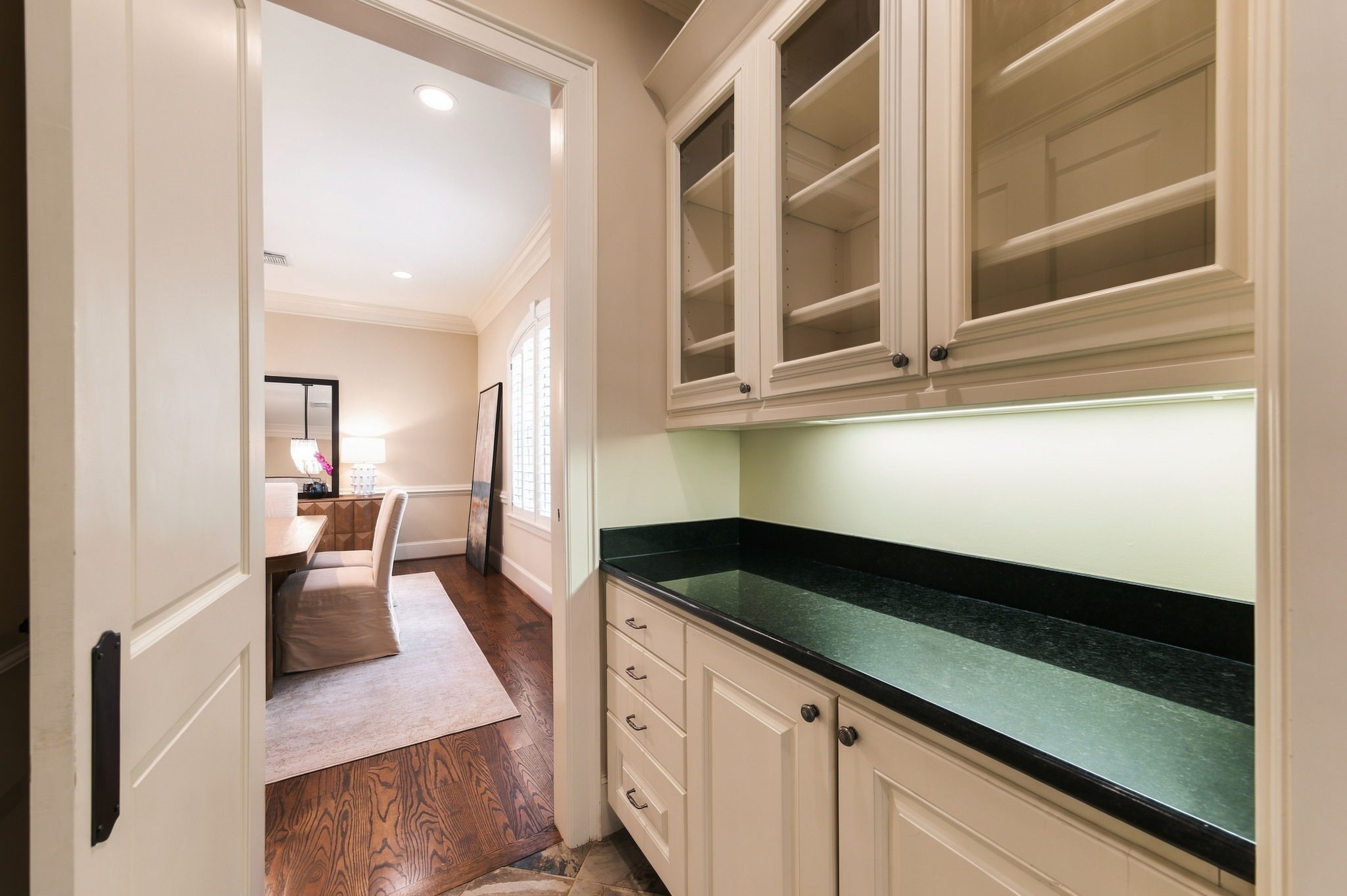 2826 Robinhood Street, West University Place, TX 77005