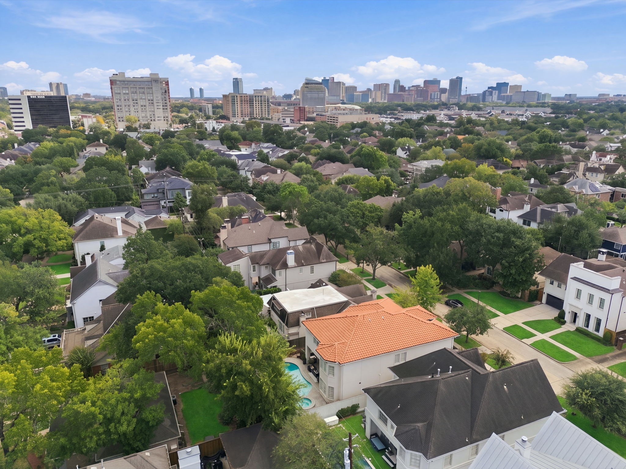 2826 Robinhood Street, West University Place, TX 77005