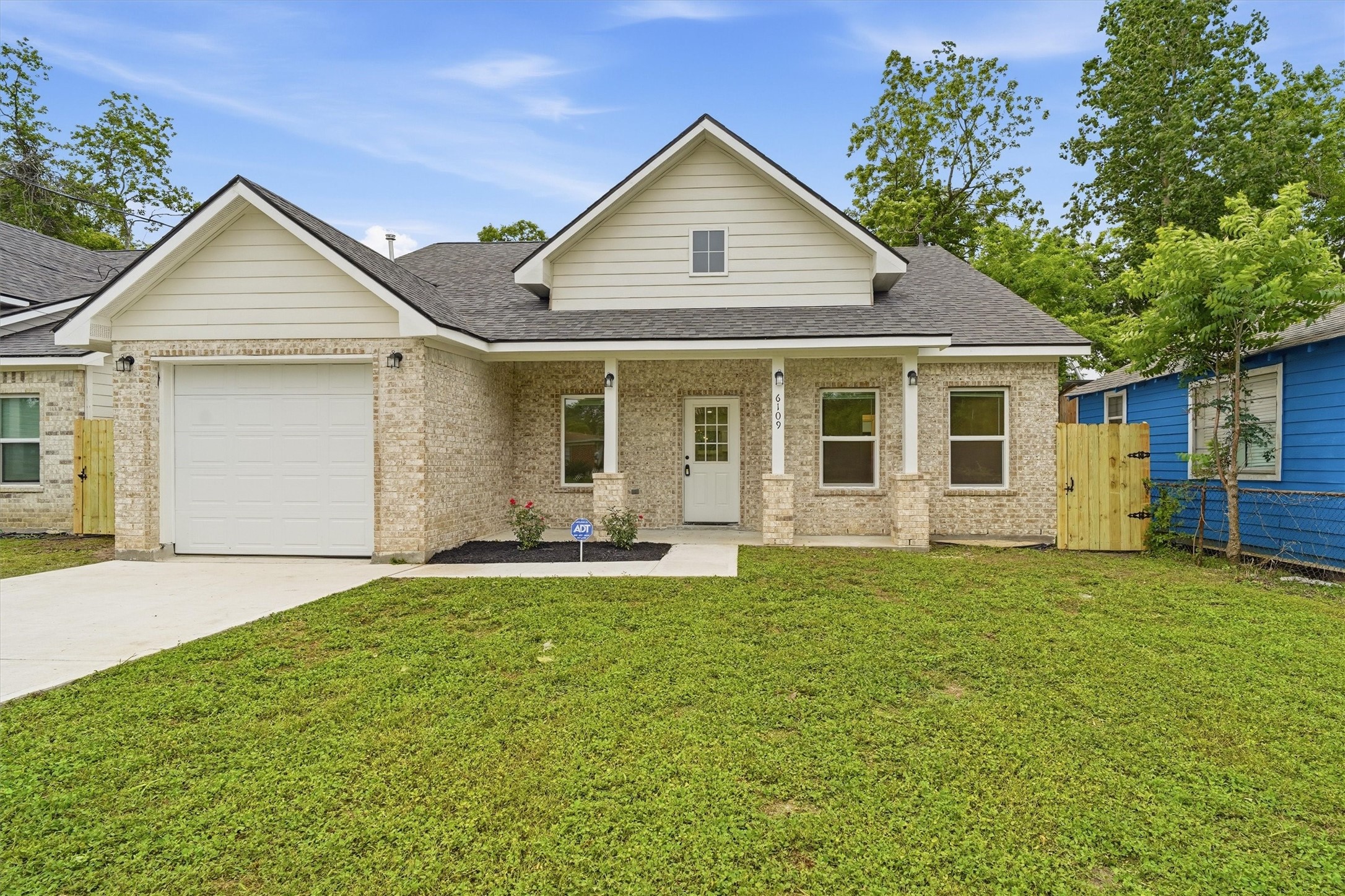 Charming 3/2/1 with fresh landscaping located in Texas City